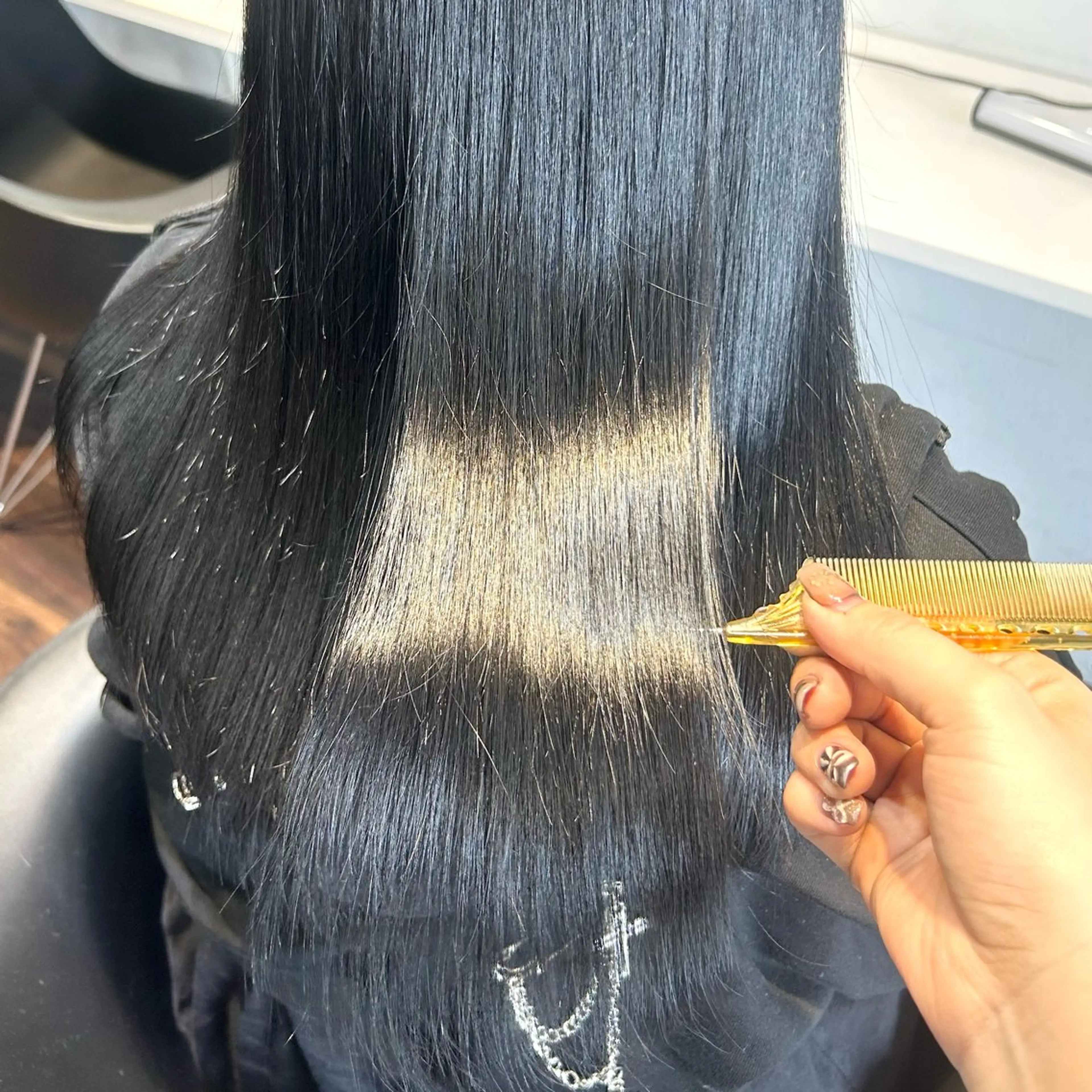セミロング カラー ヘアアレンジ 黒髪 ブルーカラー ブルーブラック 髪質改善 韓国風ヘア カット 縮毛矯正 トリートメント 韓国ヘア×髪質 改善🇰🇷シオリのヘアスタイル