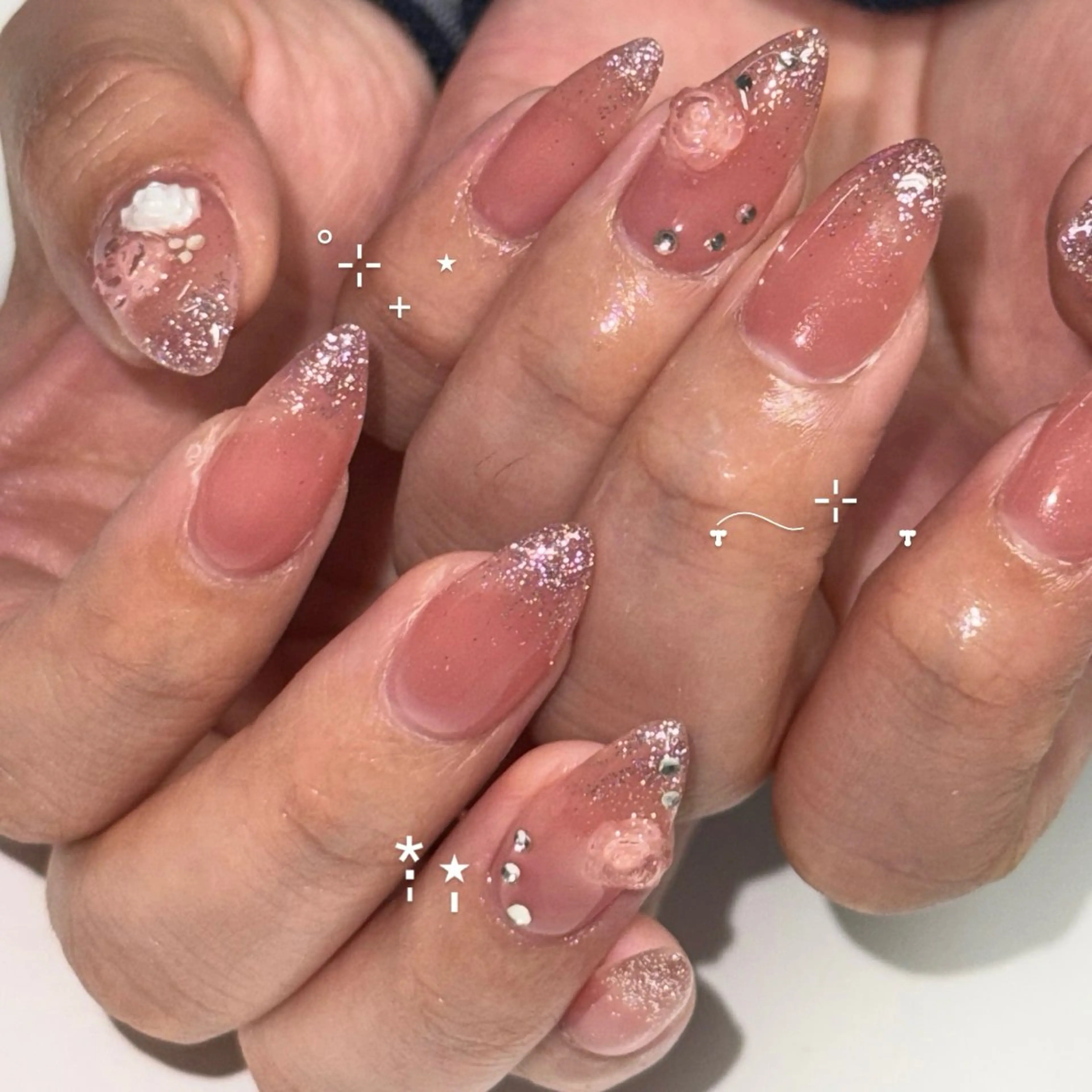 ネイル フラッシュネイル ラメ(グリッター) ラメグラデーション ハンドネイル WOLTOKYO yunaのネイルデザイン