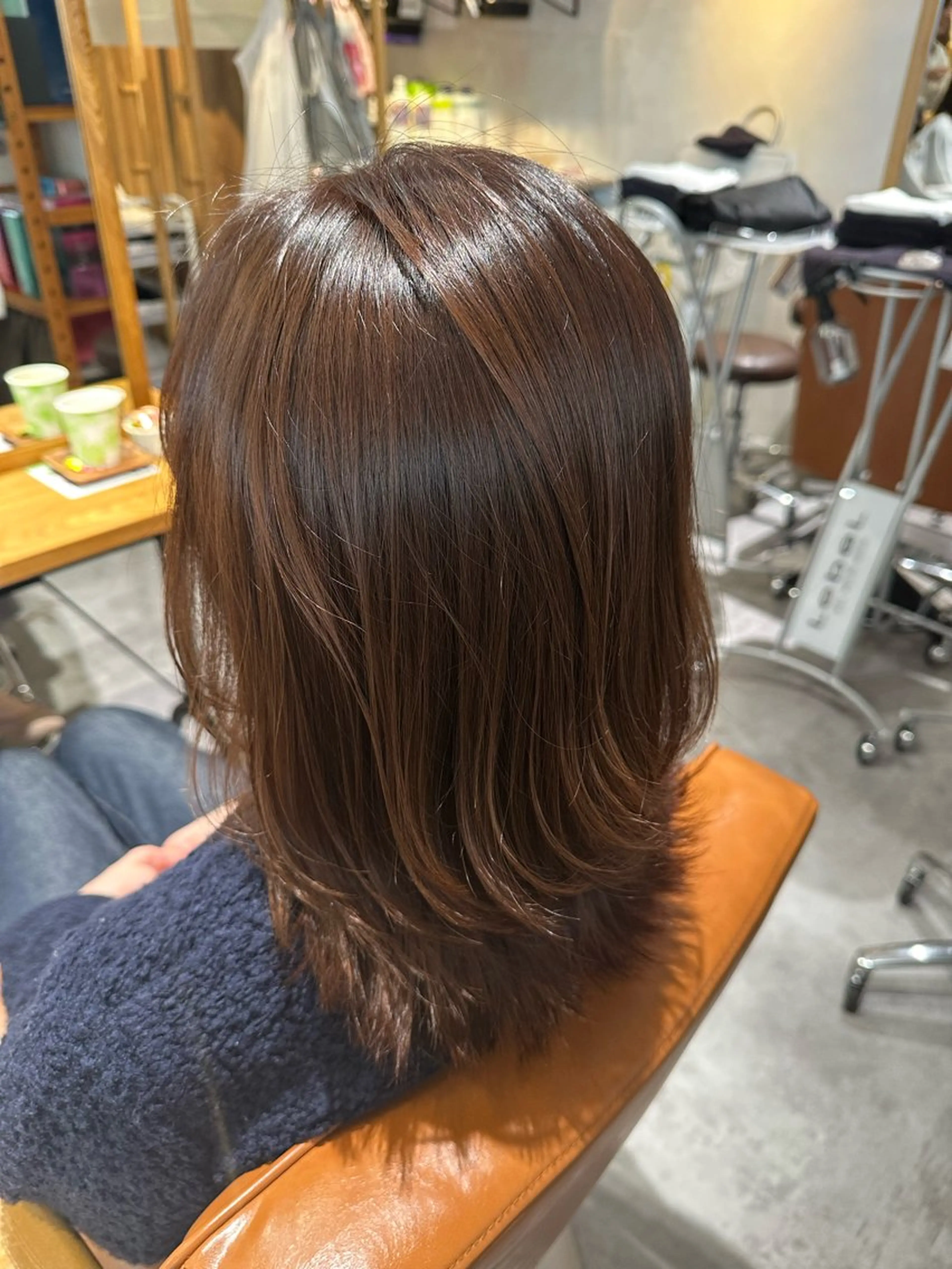 ミディアム カラー 透明感カラー グレージュ レイヤーカット カット ヘアカラー 阪本 愛実のヘアスタイル