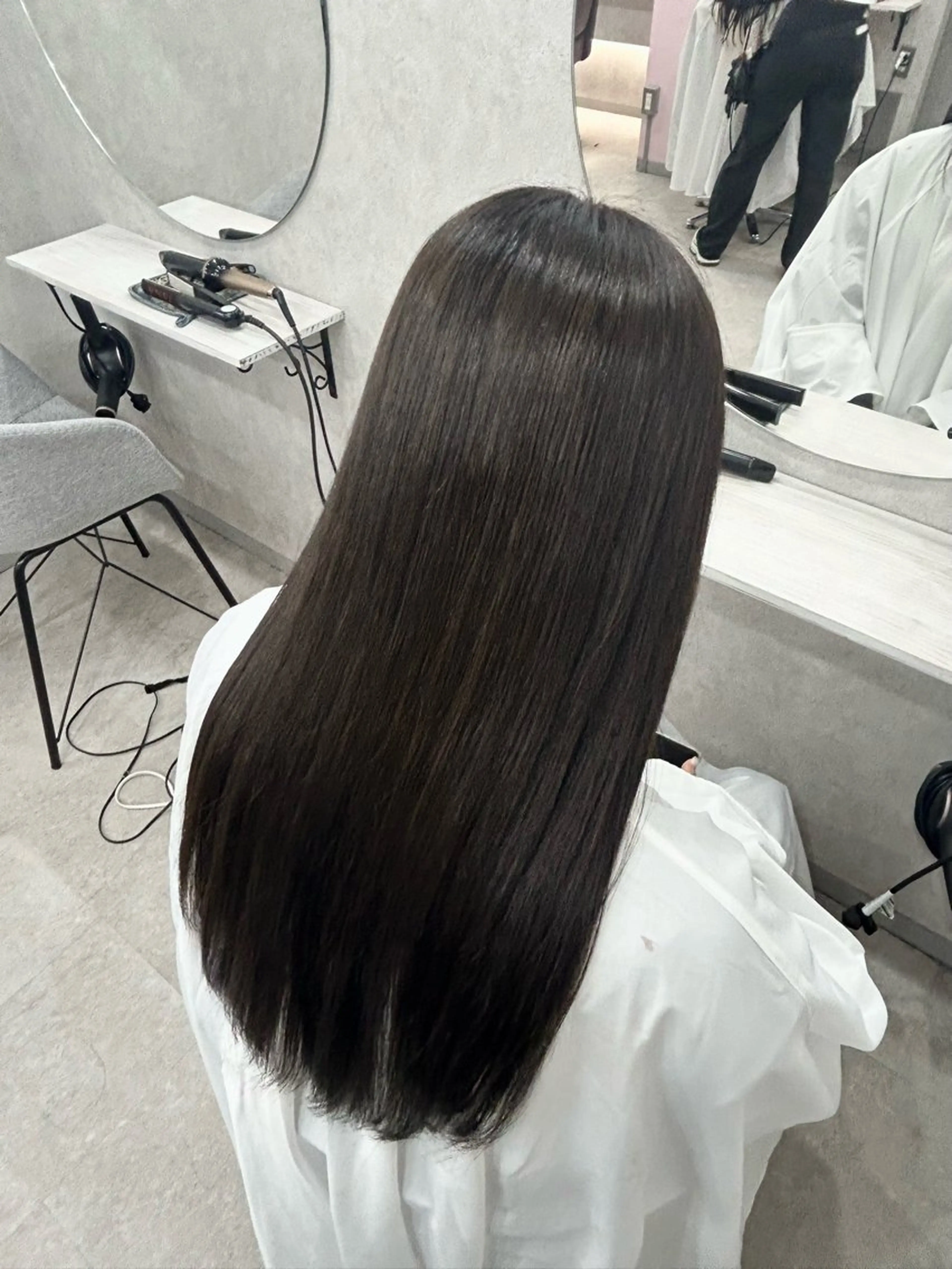 ロング カラー ヘアカラー トリートメント 七海 芽亜利のヘアスタイル