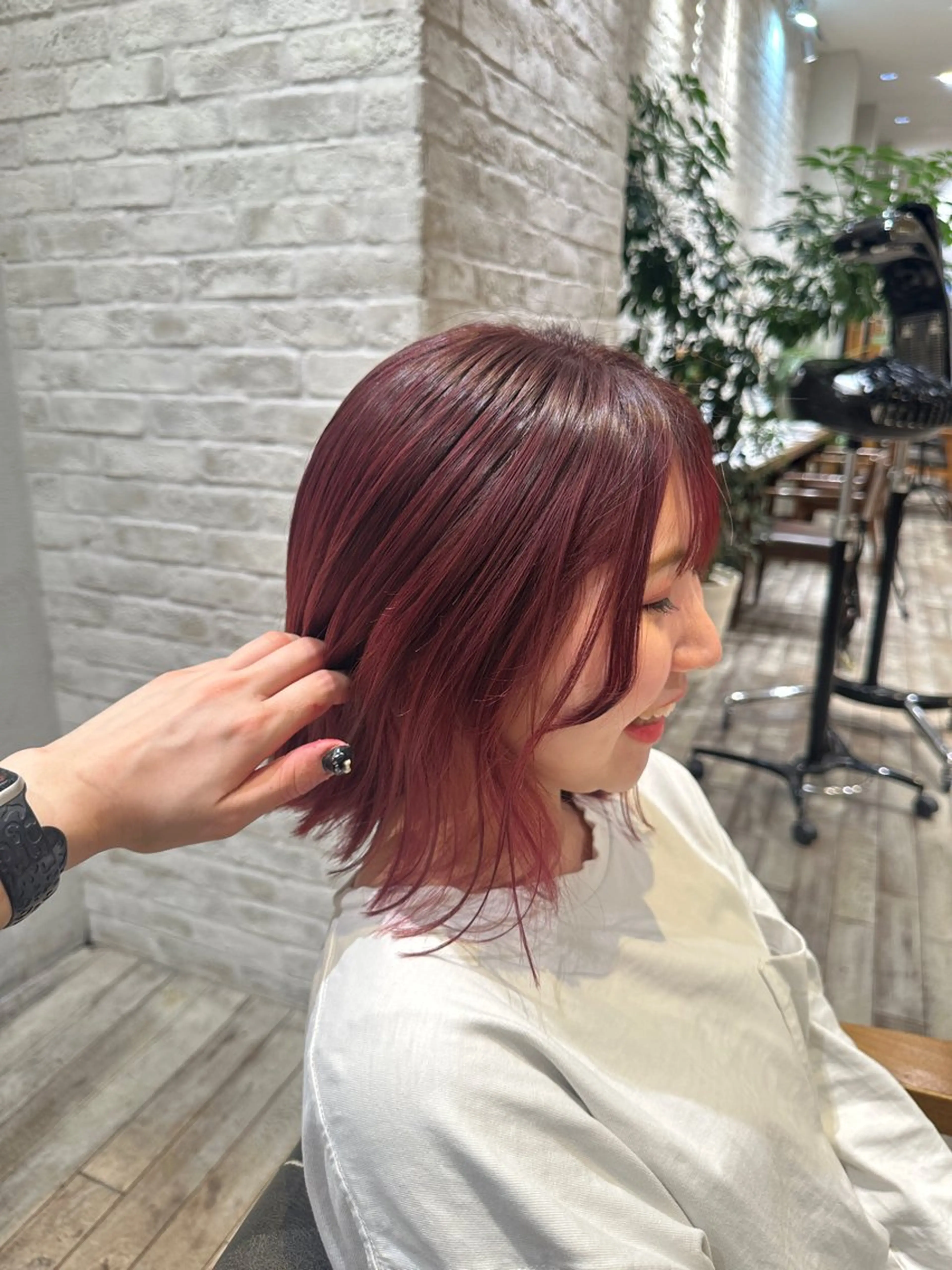 ミディアム カラー ピンクカラー カット ヘアカラー Aura所属・丸山 心 / 艶カラーのヘアスタイル