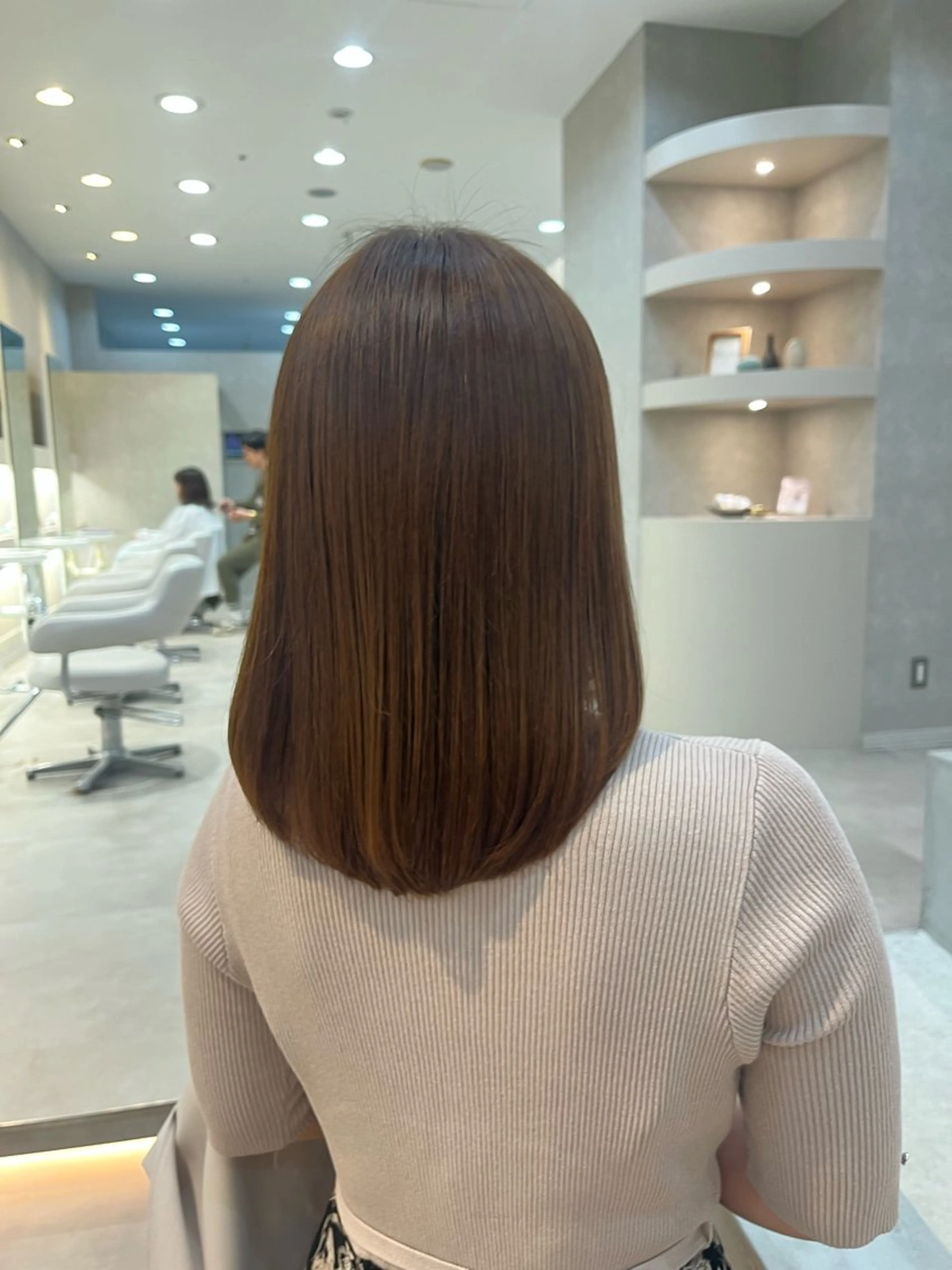ミディアム 外ハネヘア 関 琴美のヘアスタイル
