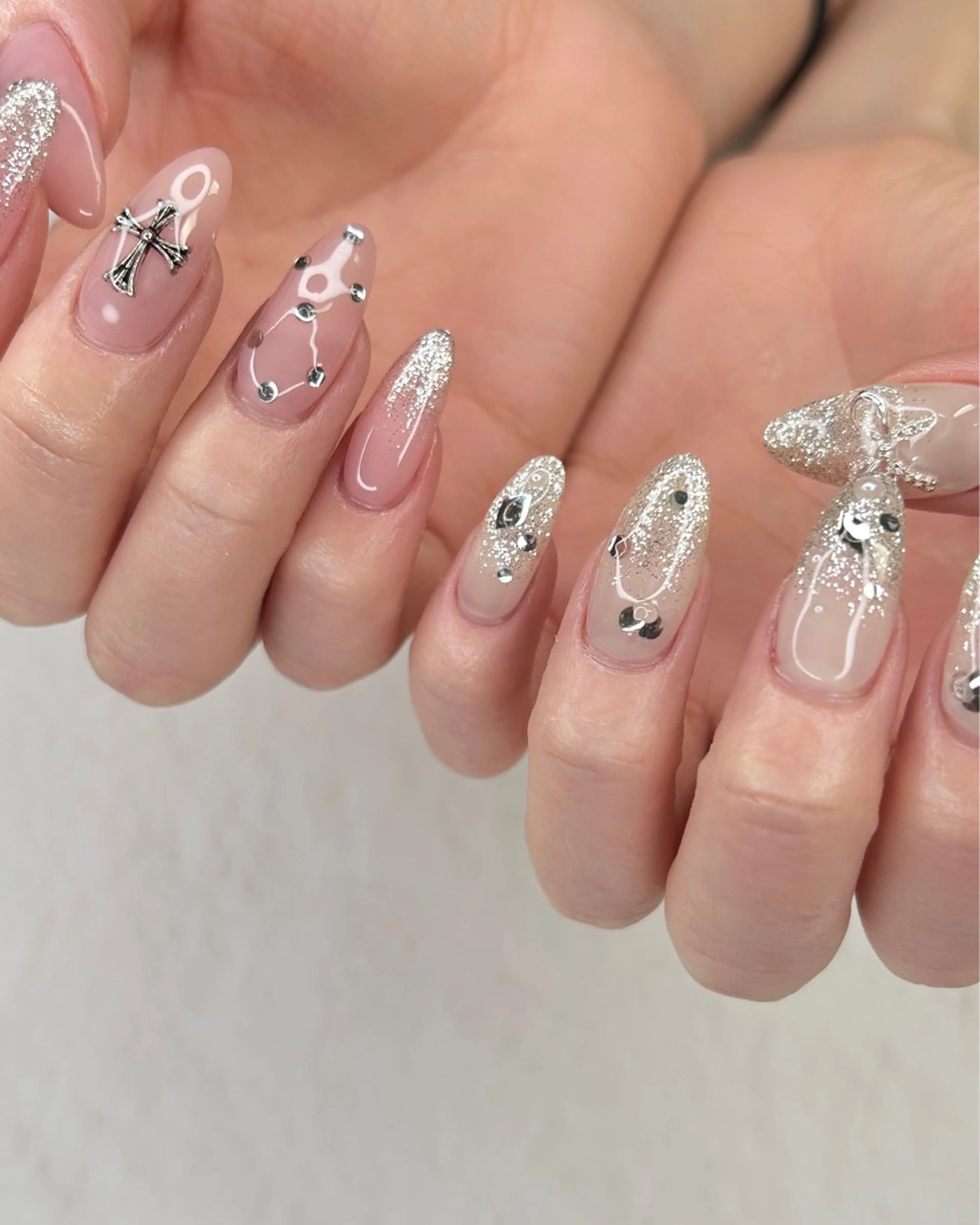 ネイル ハンドネイル フットネイル ease NAIL SALONのネイルデザイン
