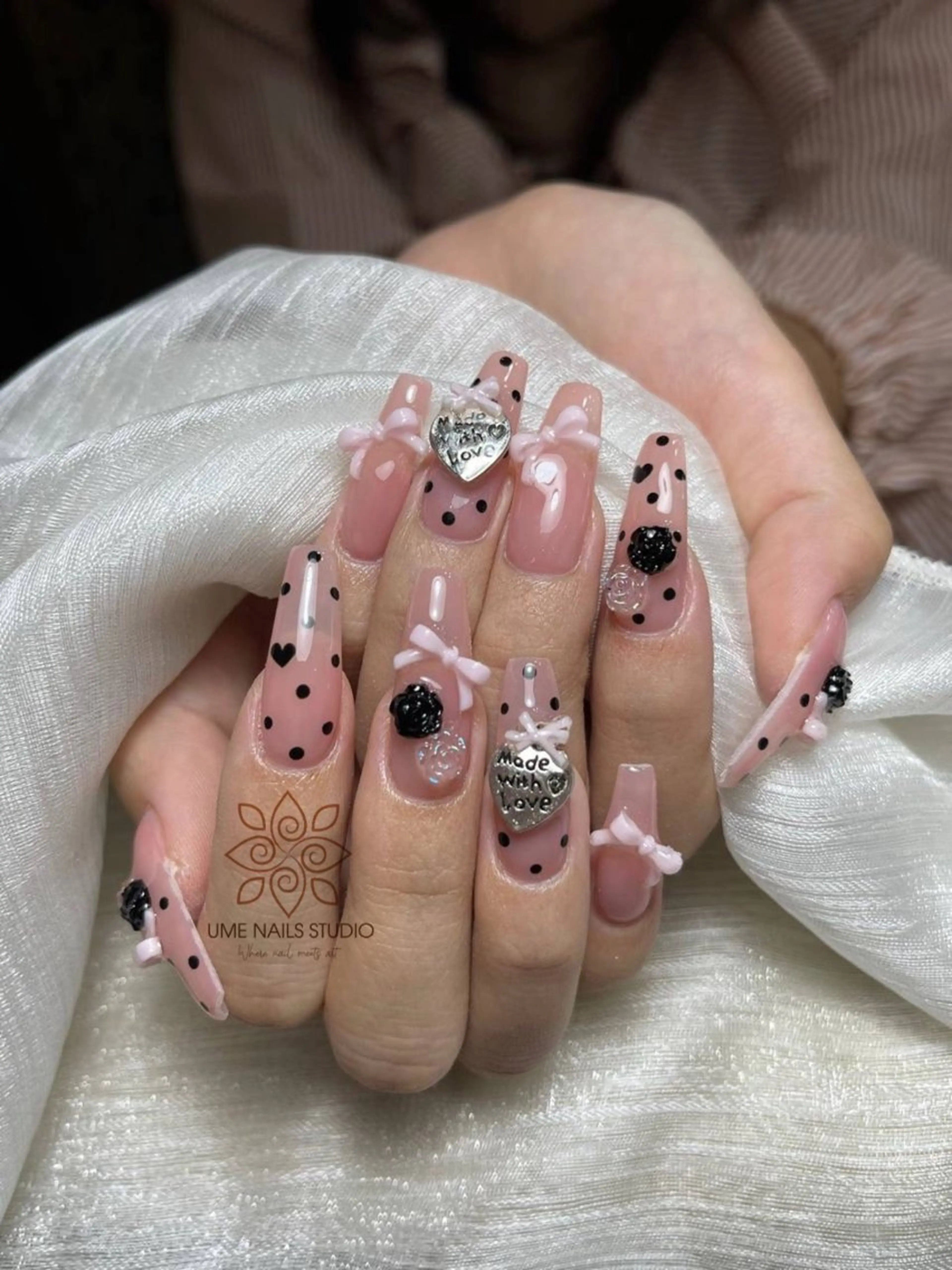 ネイル 長さ出し 卒業式 キラキラネイル マグネットネイル 夏ネイル ハンドネイル Ume Nail Studioのネイルデザイン