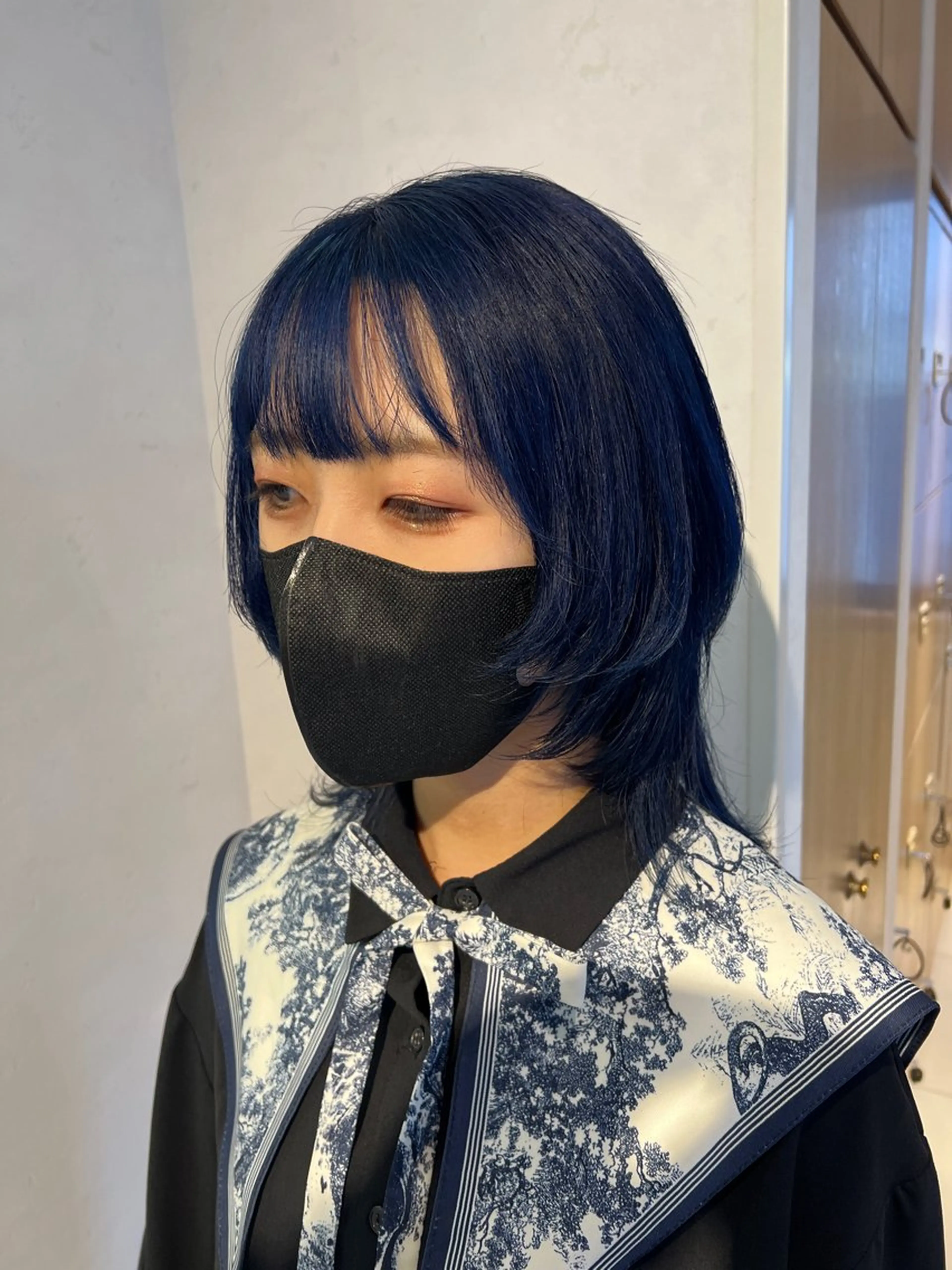 ショート カラー ブリーチ ネイビーカラー トリートメント カット ヘアカラー トリートメント 透明感カラー/ ダブルカラー /ソラのヘアスタイル