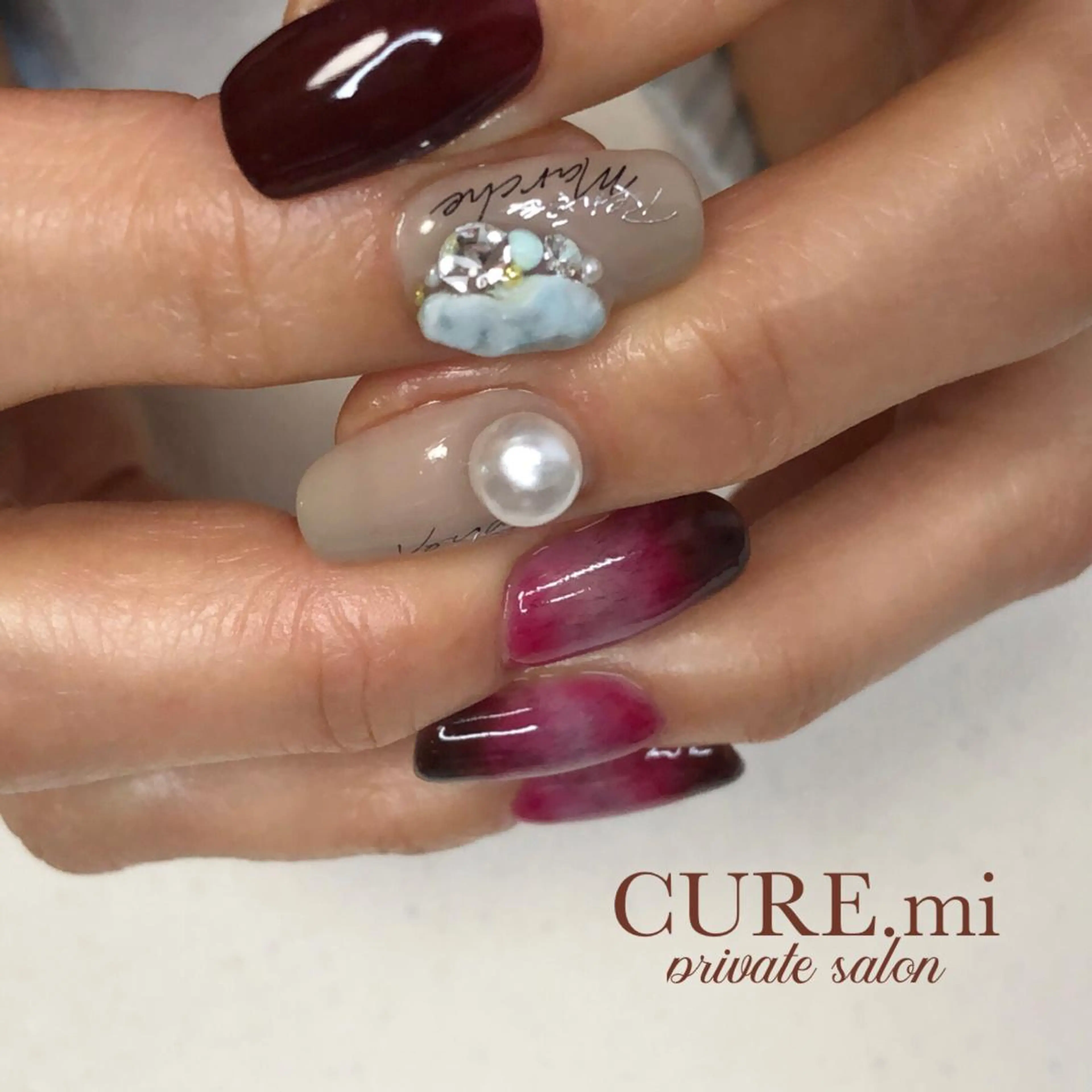 ネイル ハンドネイル ハンドケア CURE.mi所属・伊藤 美香のネイルデザイン