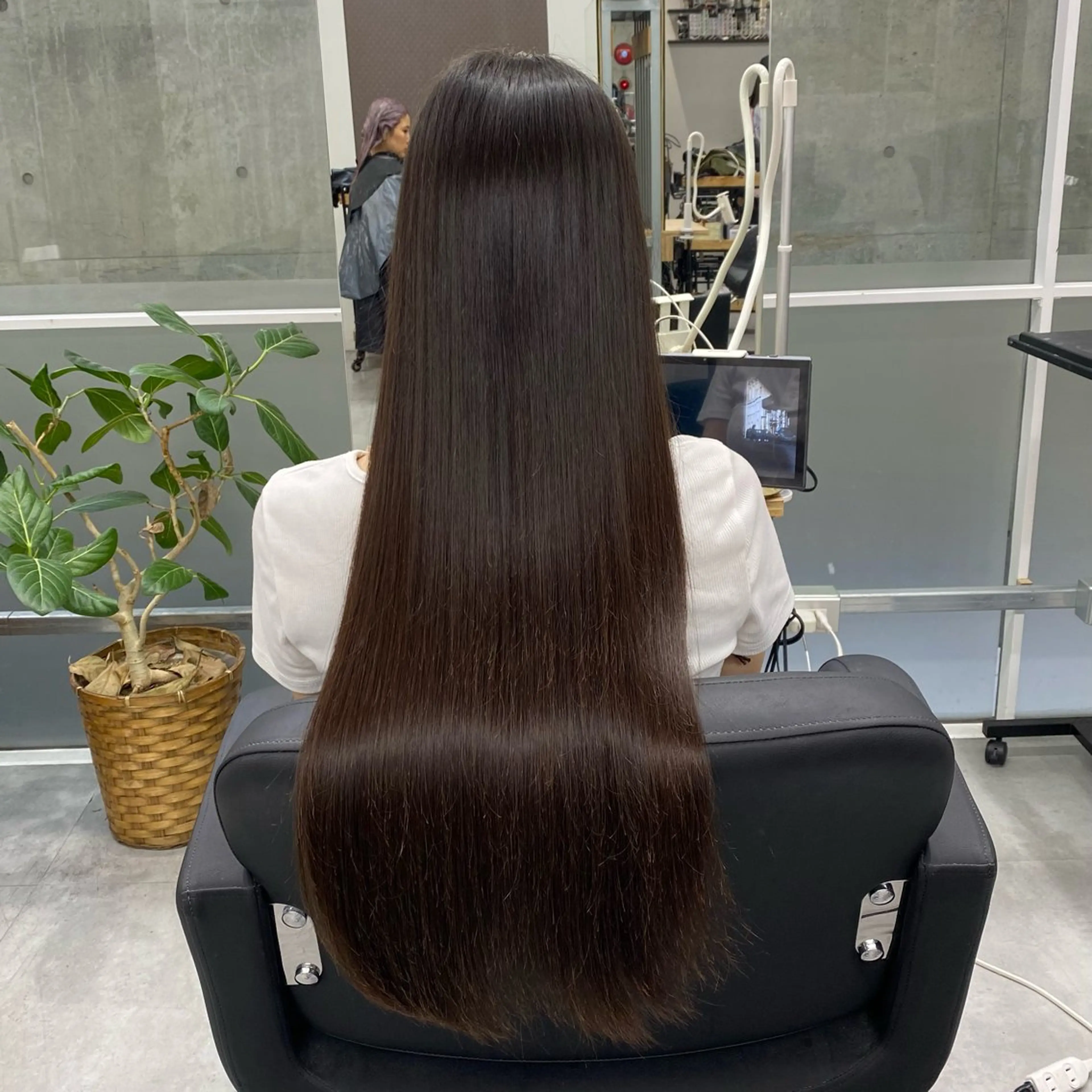 ロング 縮毛矯正 Welring hair salon所属・Runa/大人 かわいいハイトーンのヘアスタイル