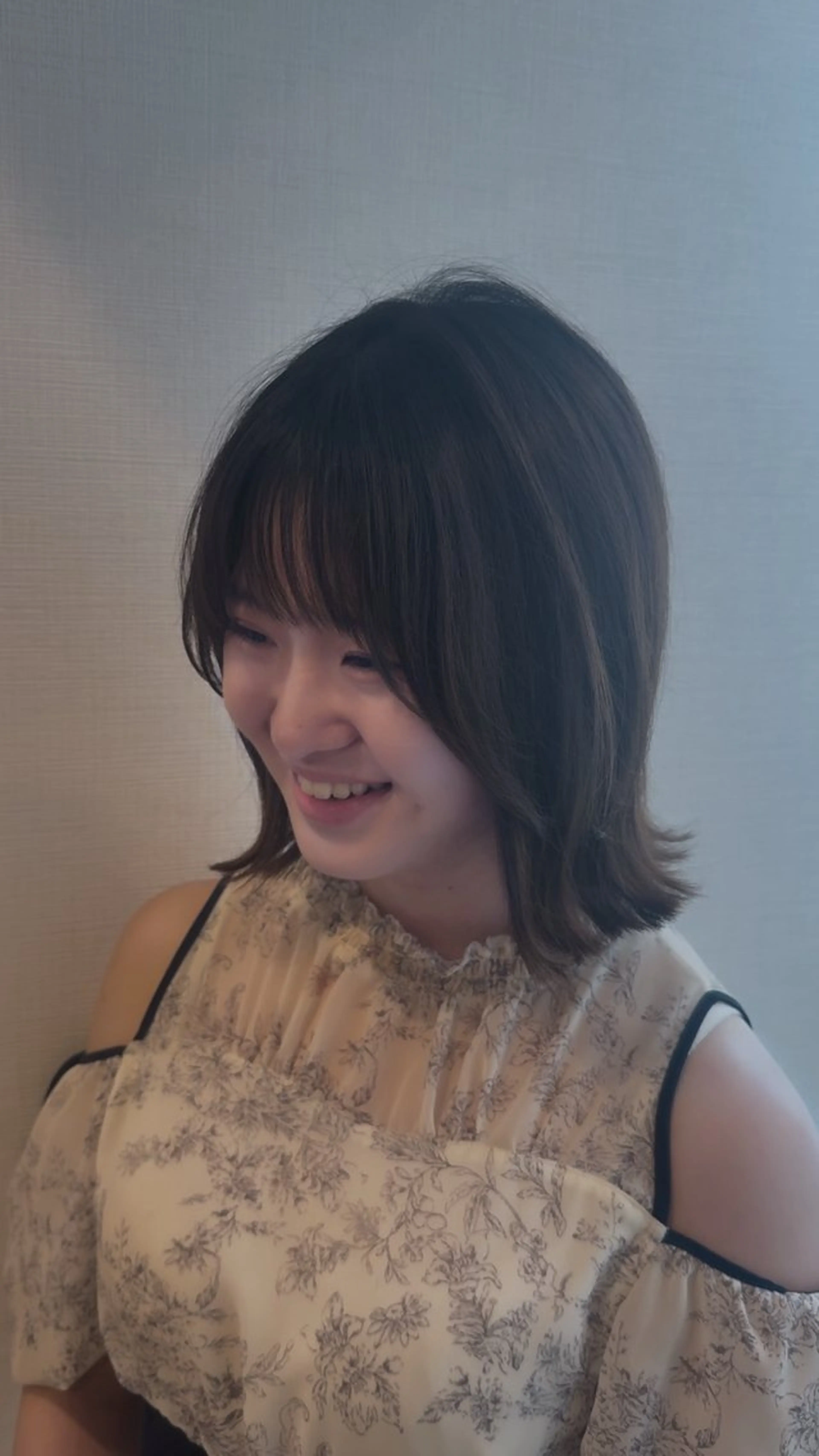 ミディアム 顔周りカット 外ハネヘア 福田 花音のヘアスタイル