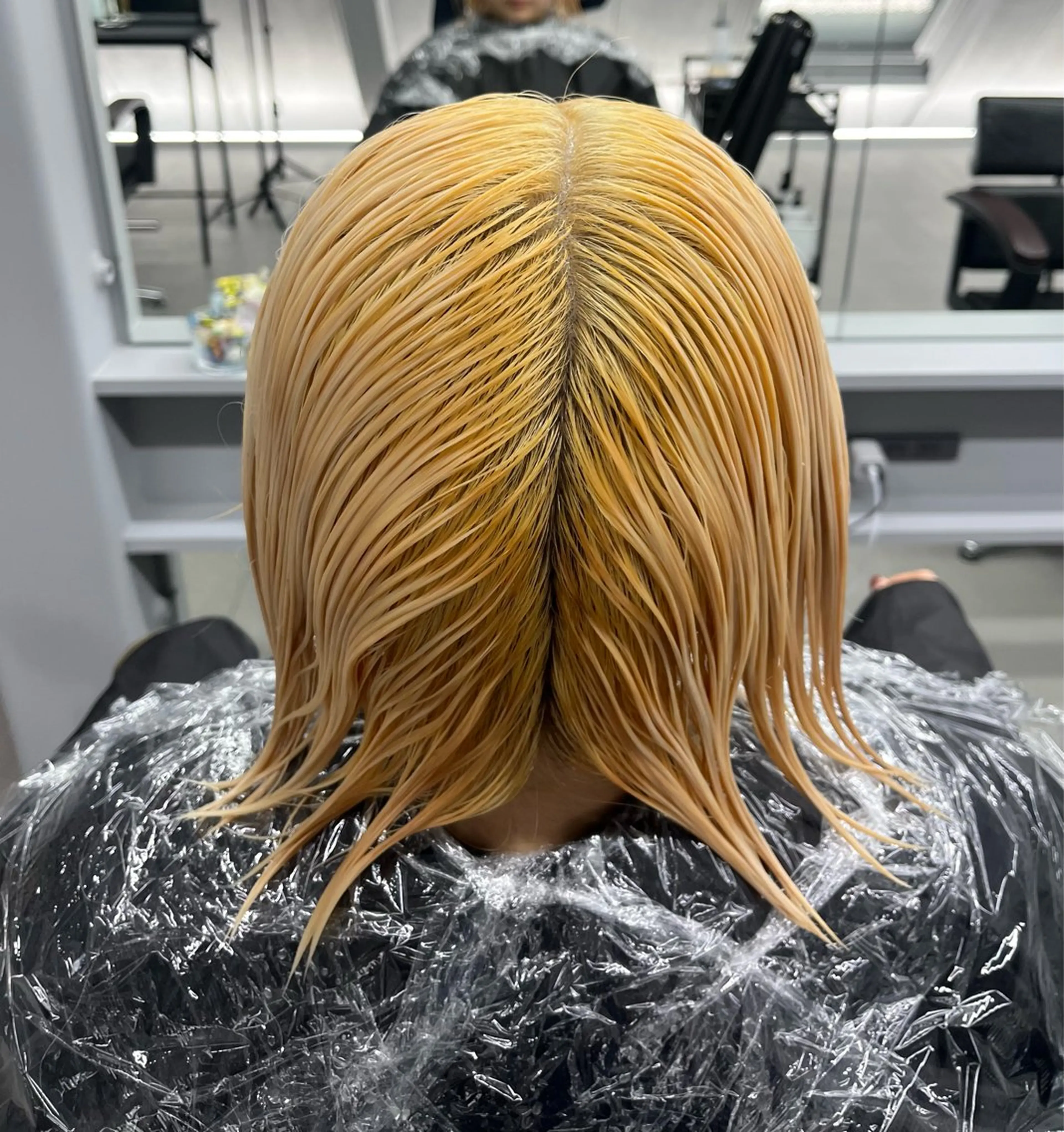 ミディアム カラー ブリーチ RIN 中明度韓国ヘアのヘアスタイル