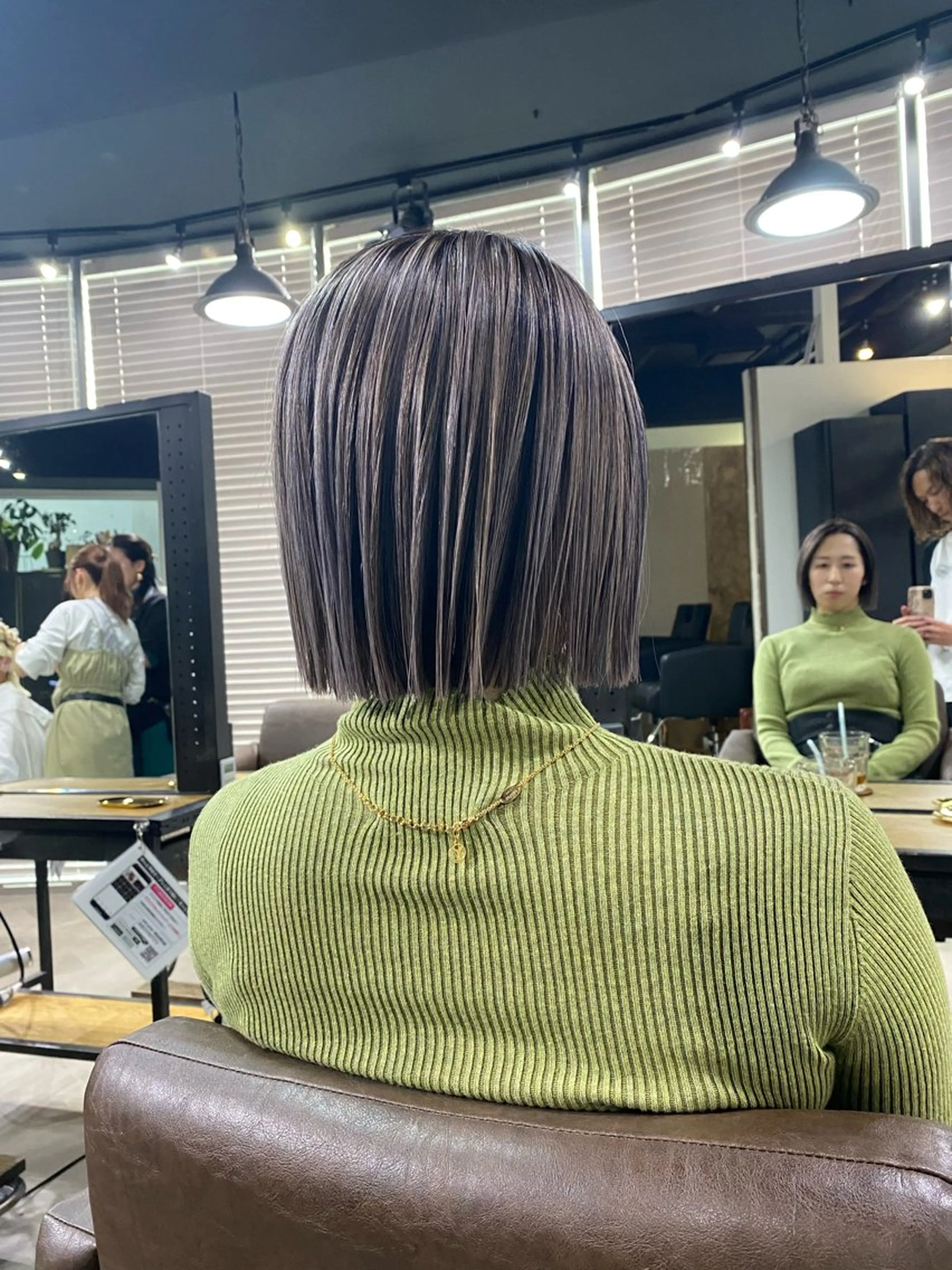 ショート ショートボブ ボブ レイヤーカット ショートヘア ヘアカラー 山影✨バレイヤージュ ハイライト✨メンズ◎のヘアスタイル