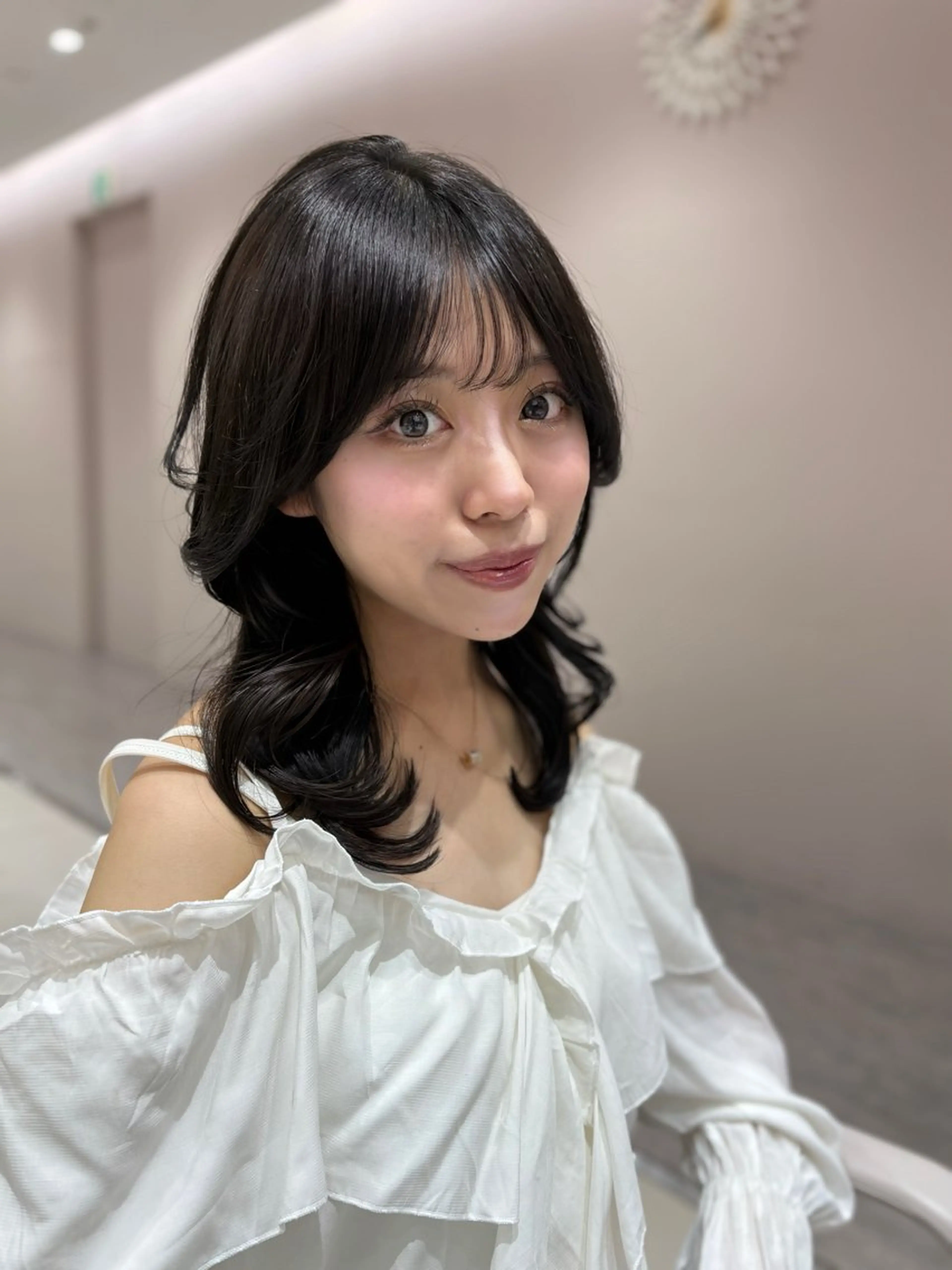 セミロング ハイレイヤー レイヤーカット トリートメント ヘアカラー トリートメント ✨韓国風レイヤー/ 透明感カラー🩶りくのヘアスタイル