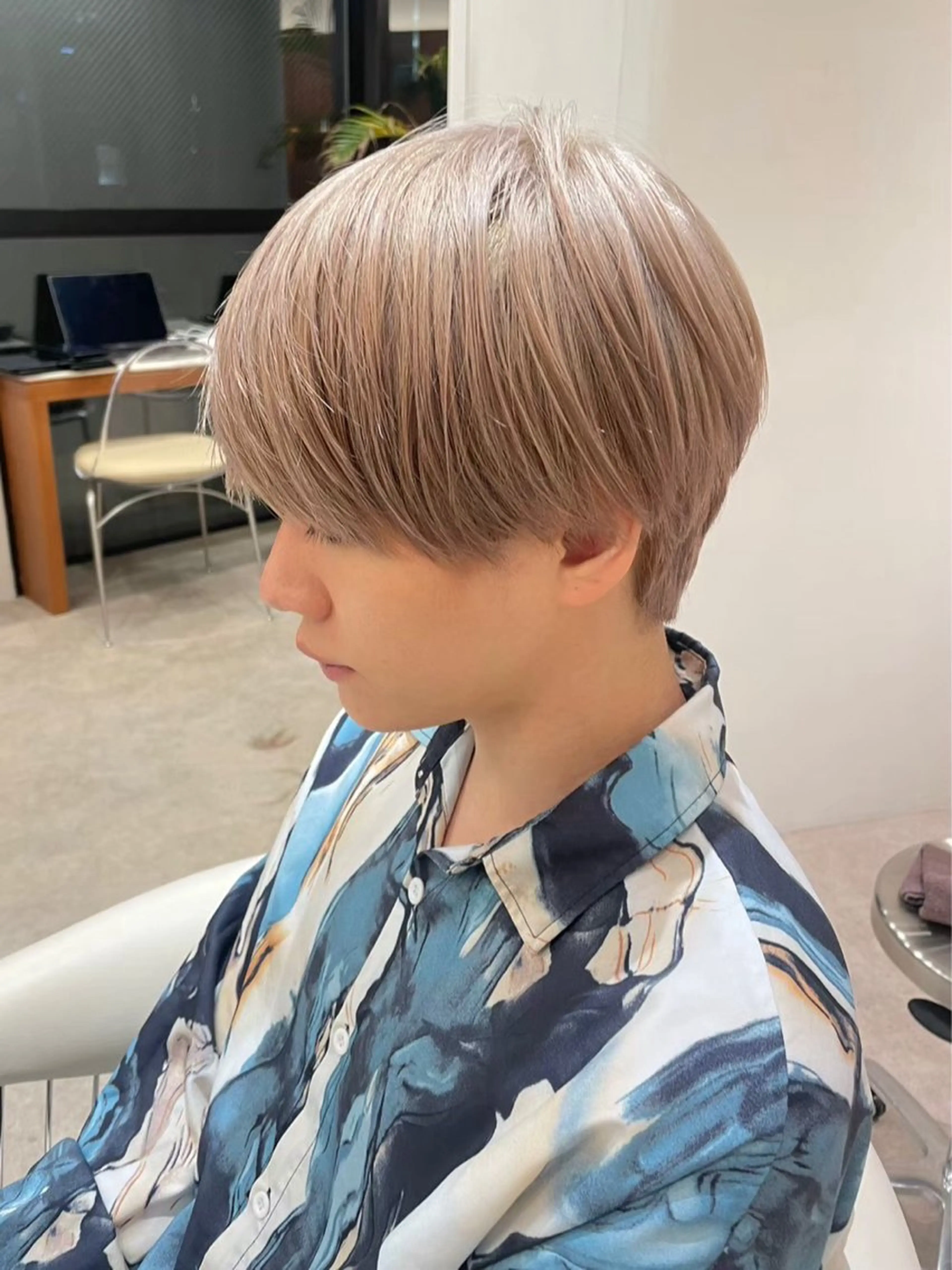 ショート カラー メンズ メンズハイトーン ハイトーンカラー カット ヘアカラー 韓国ヘア顔周りカット そーた/渋谷駅のヘアスタイル