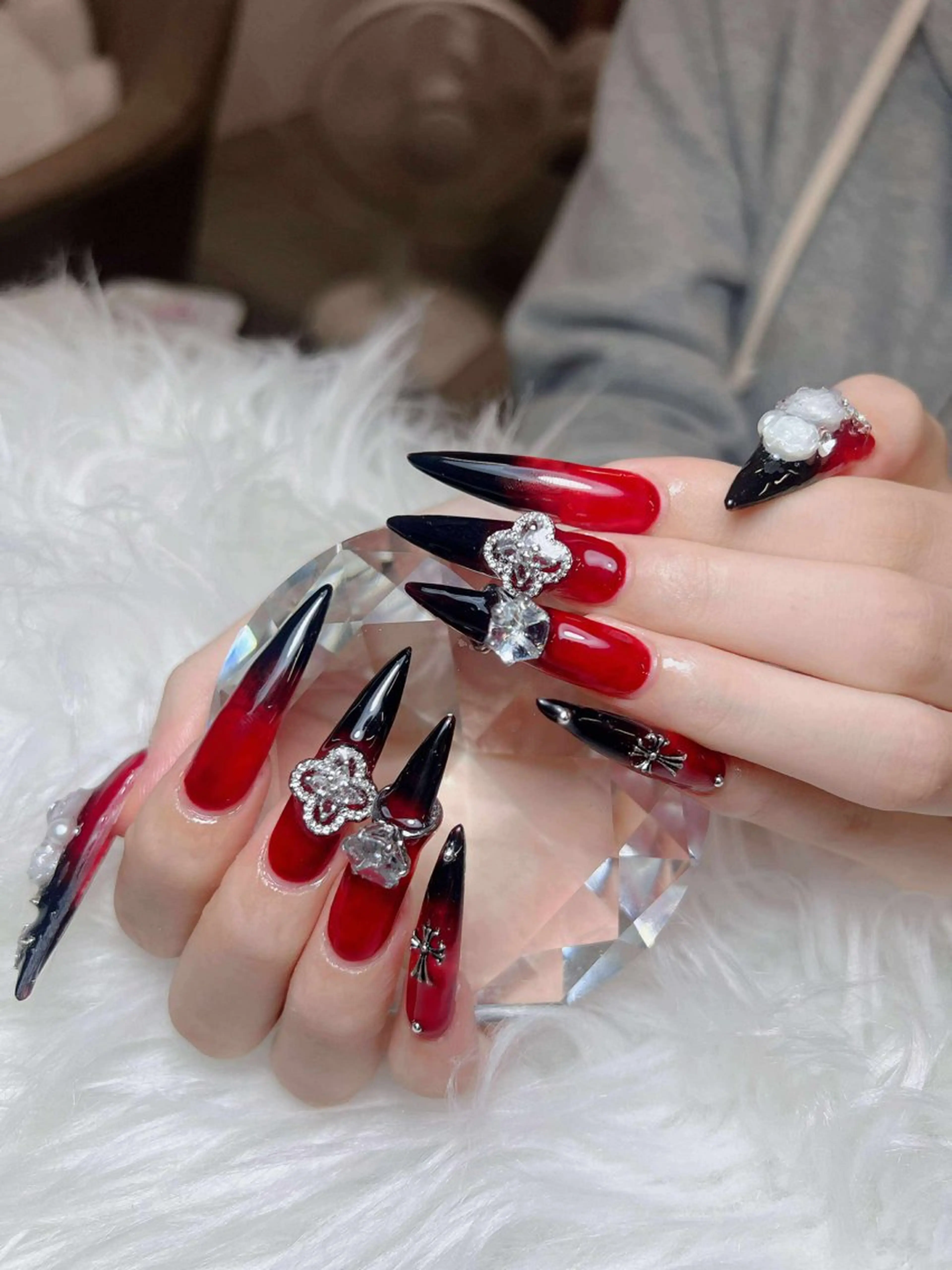 ネイル オーロラネイル チークネイル フットネイル フレンチネイル 韓国ネイル ハンドネイル Lumi Nail 新大久保3‘のネイルデザイン