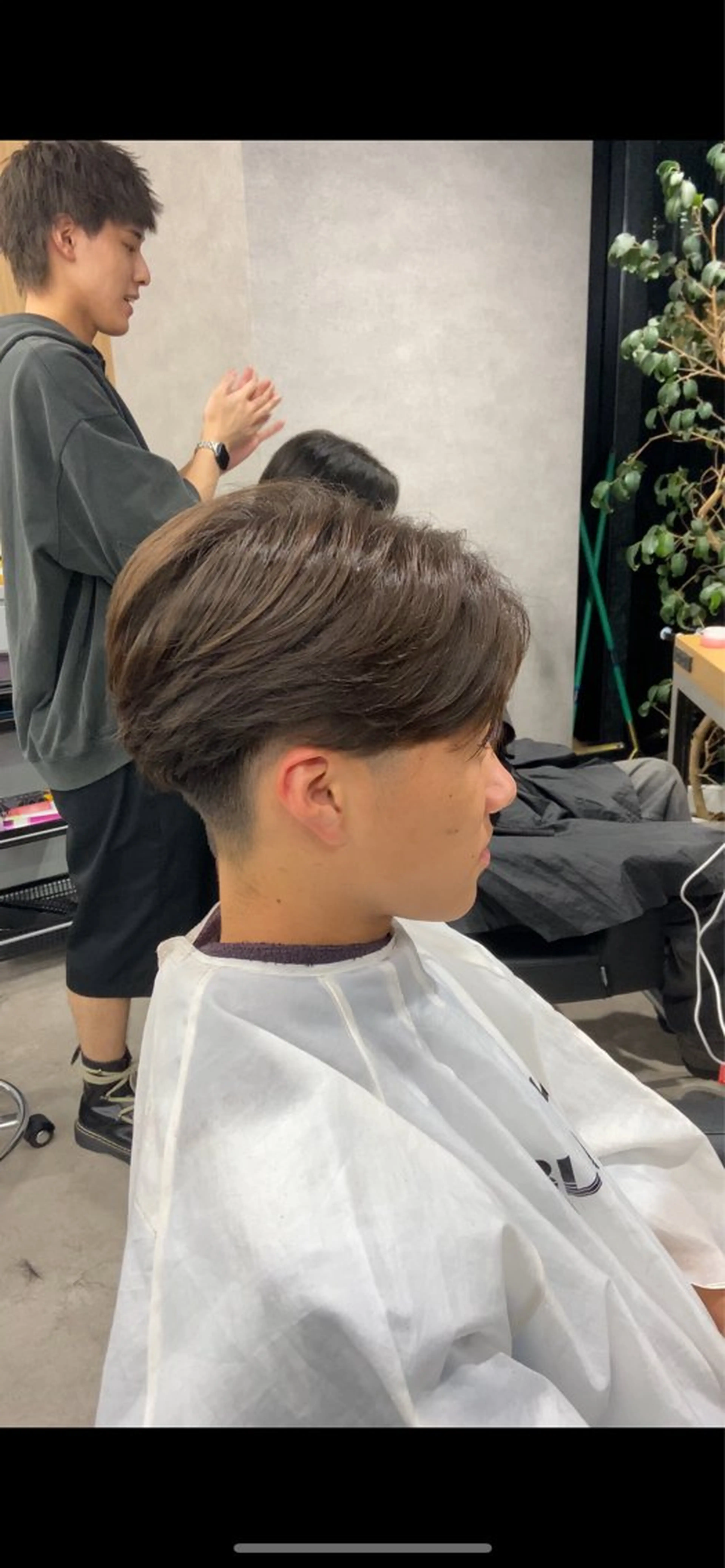 カラー パーマ メンズ センターパート メンズハイライト メンズメッシュ マッシュ メンズパーマ ヘアカラー トリートメント 波巻き/サーフカール 🌊吉野裕稀のヘアスタイル