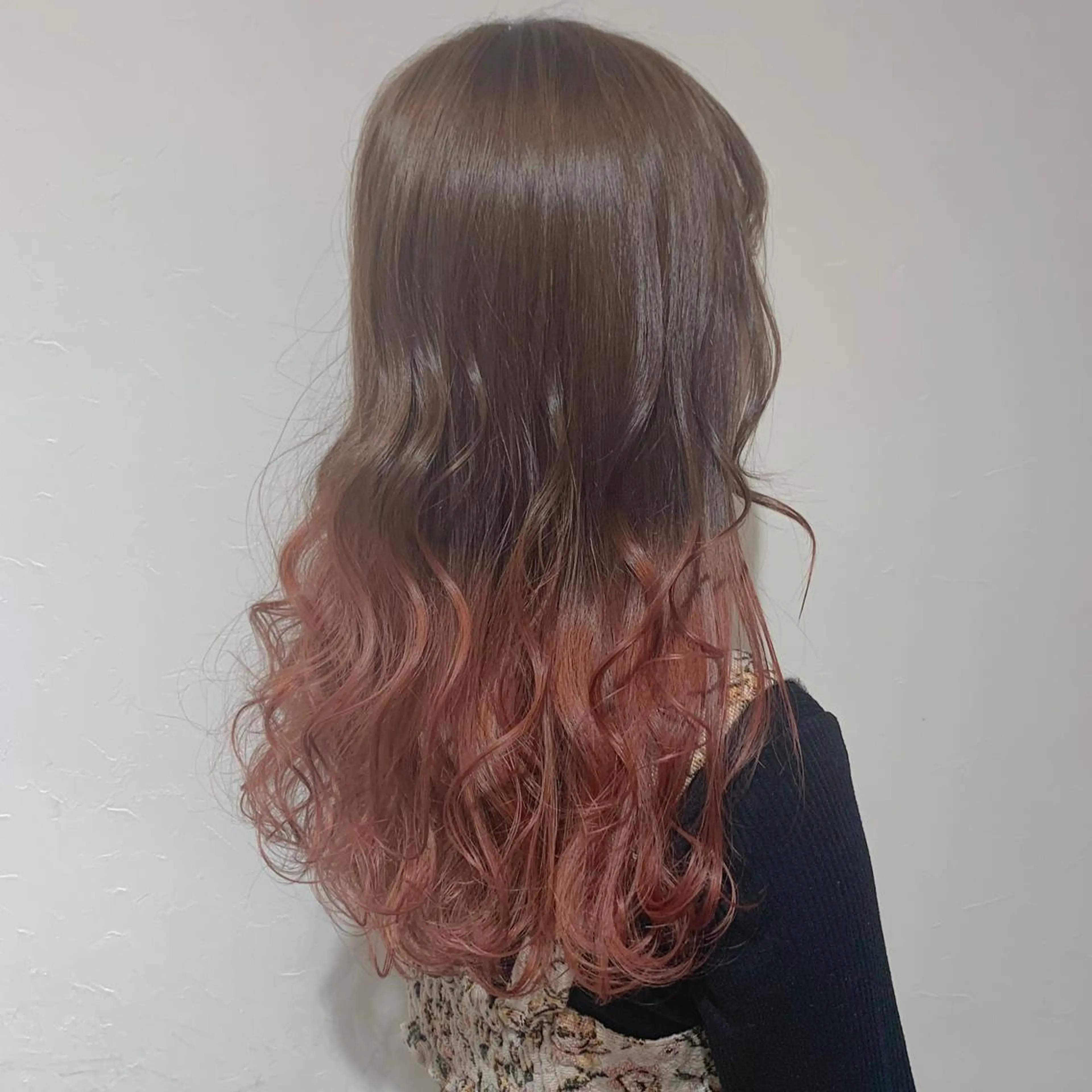 ロング カラー ベージュカラー グラデーションカラー ピンクカラー ピンクベージュ 🦋レイヤーカット ミドリカワ🦋のヘアスタイル