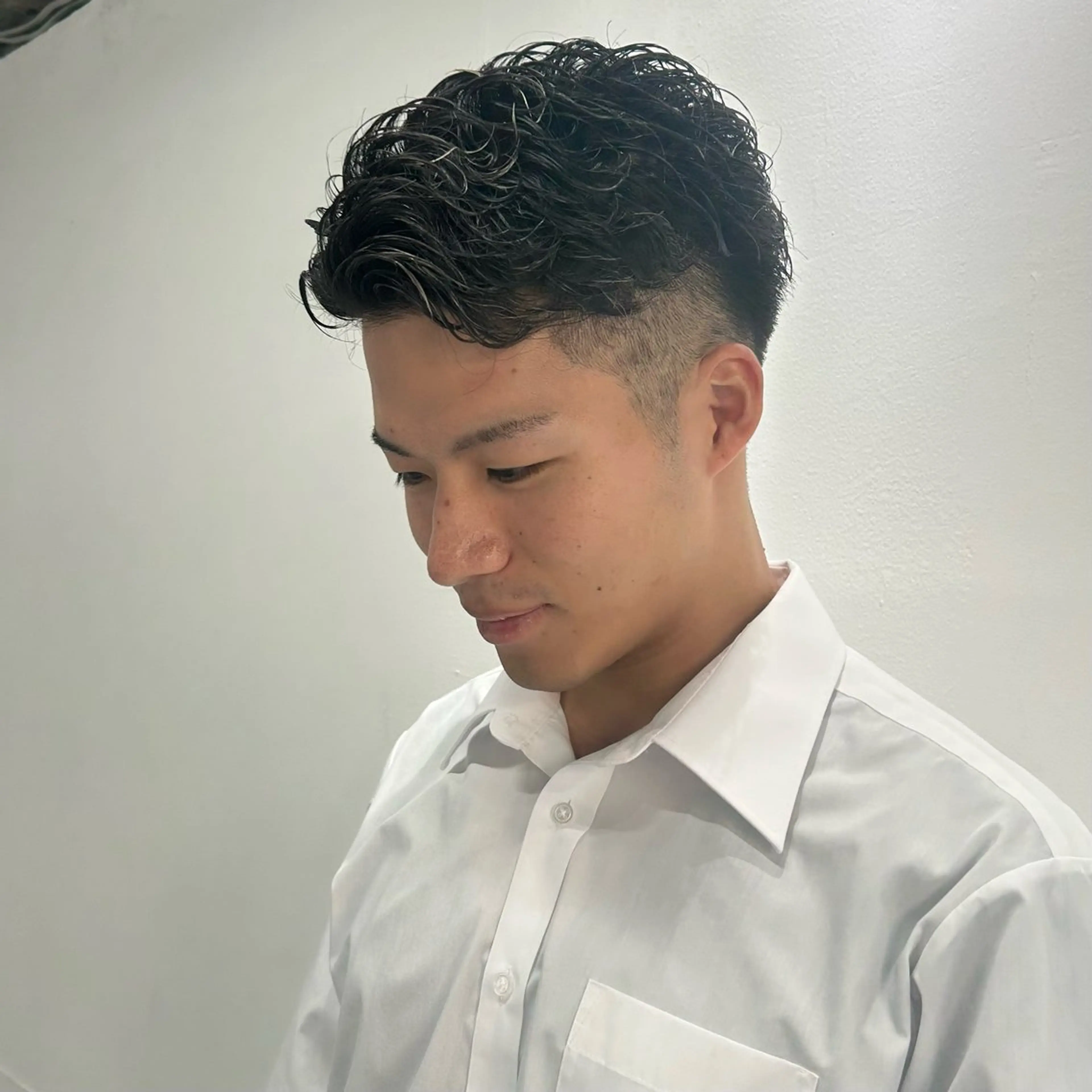ショート パーマ メンズ オールバック メンズパーマ 刈り上げ men’s cut /岡本望愛のヘアスタイル