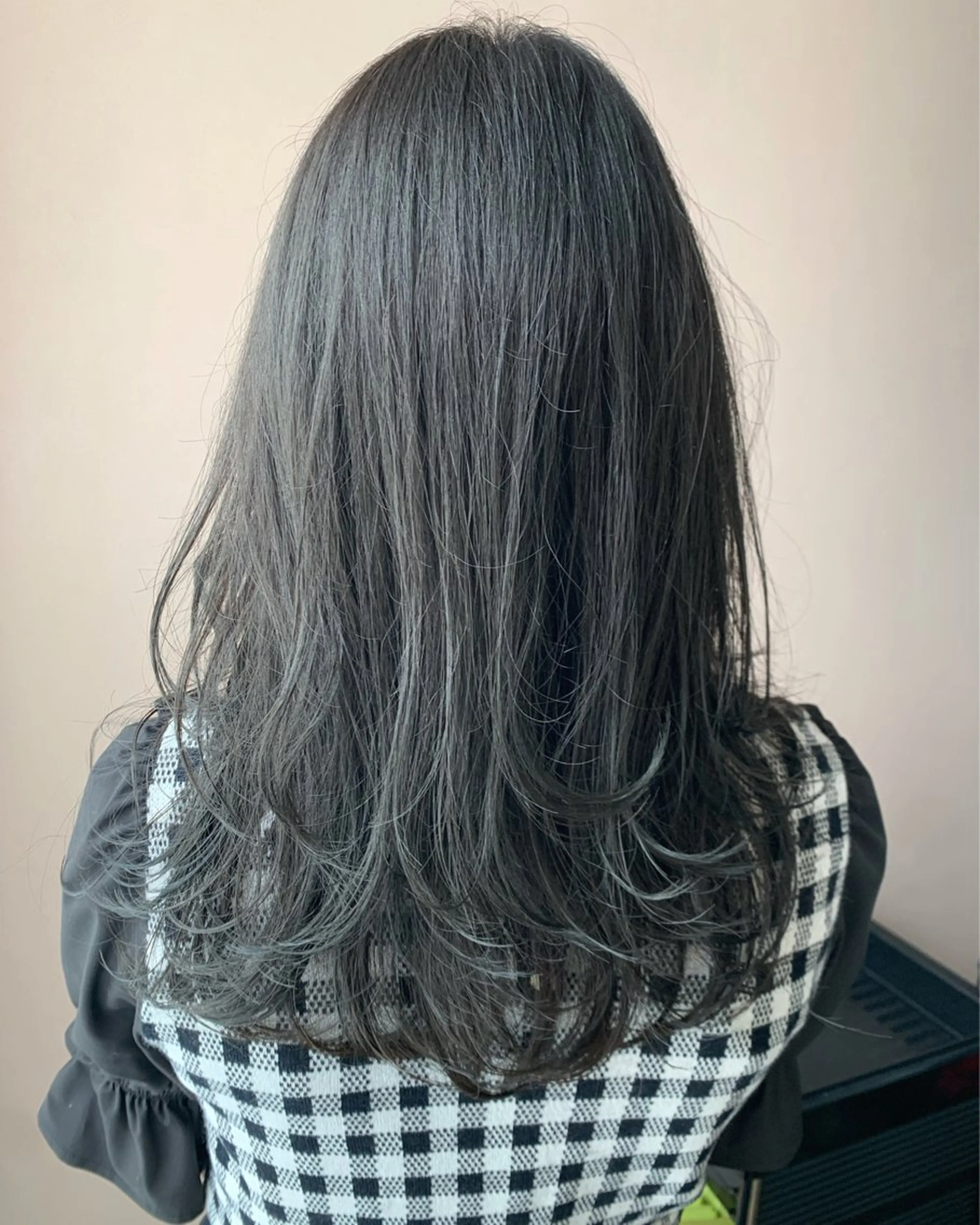 ロング カラー アッシュ アッシュグレー 透明感カラー レイヤーカット カット ヘアカラー トリートメント hub hair レイヤー/透明感のヘアスタイル