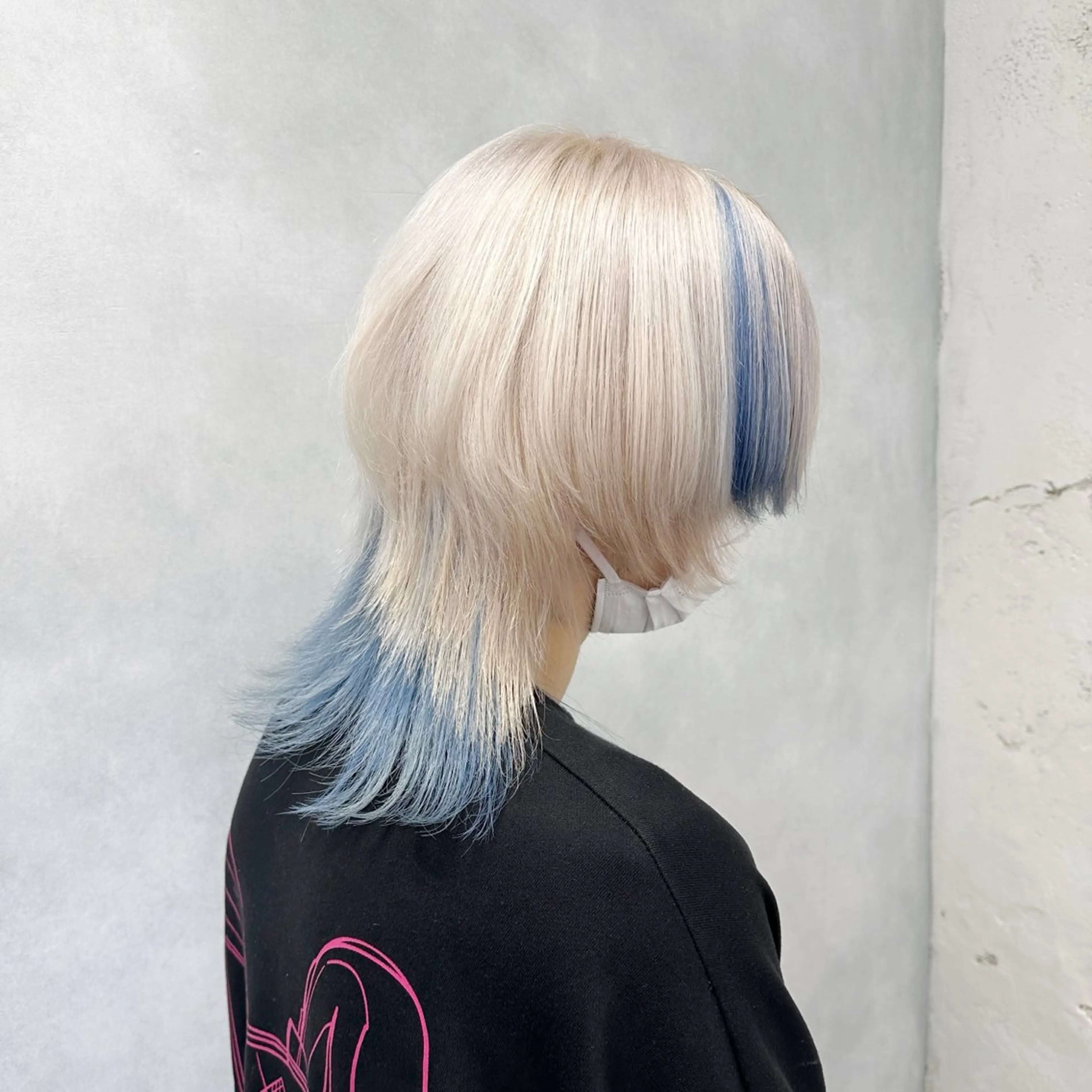 ミディアム くびれヘア エクステ 韓国風ヘア レイヤーカット ウルフカット カット ヘアカラー 🌈ホワイトカラー レイヤー/キシ🌈のヘアスタイル