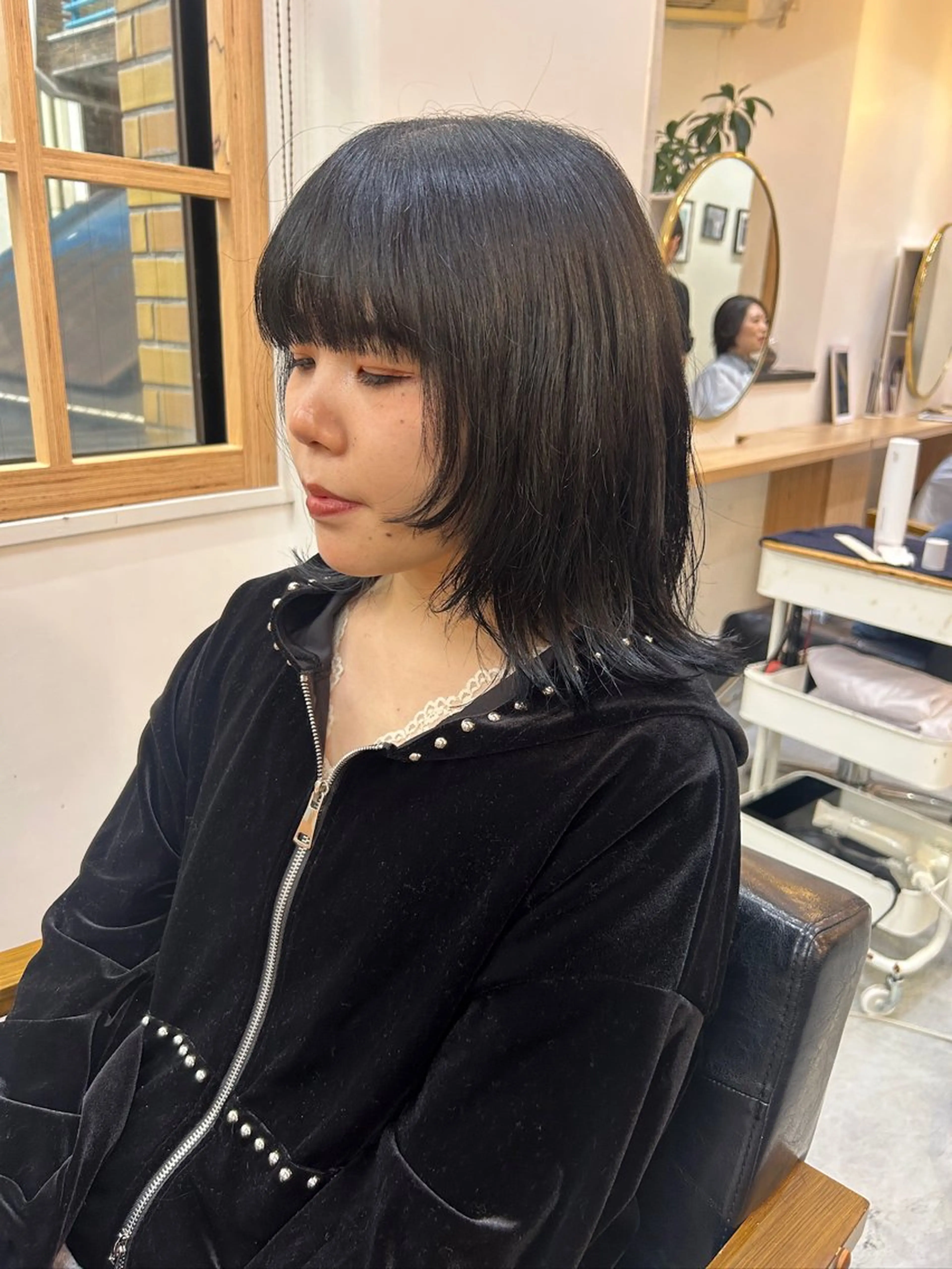 ミディアム カラー カット ヘアカラー CARICIA 白木 由里加のヘアスタイル