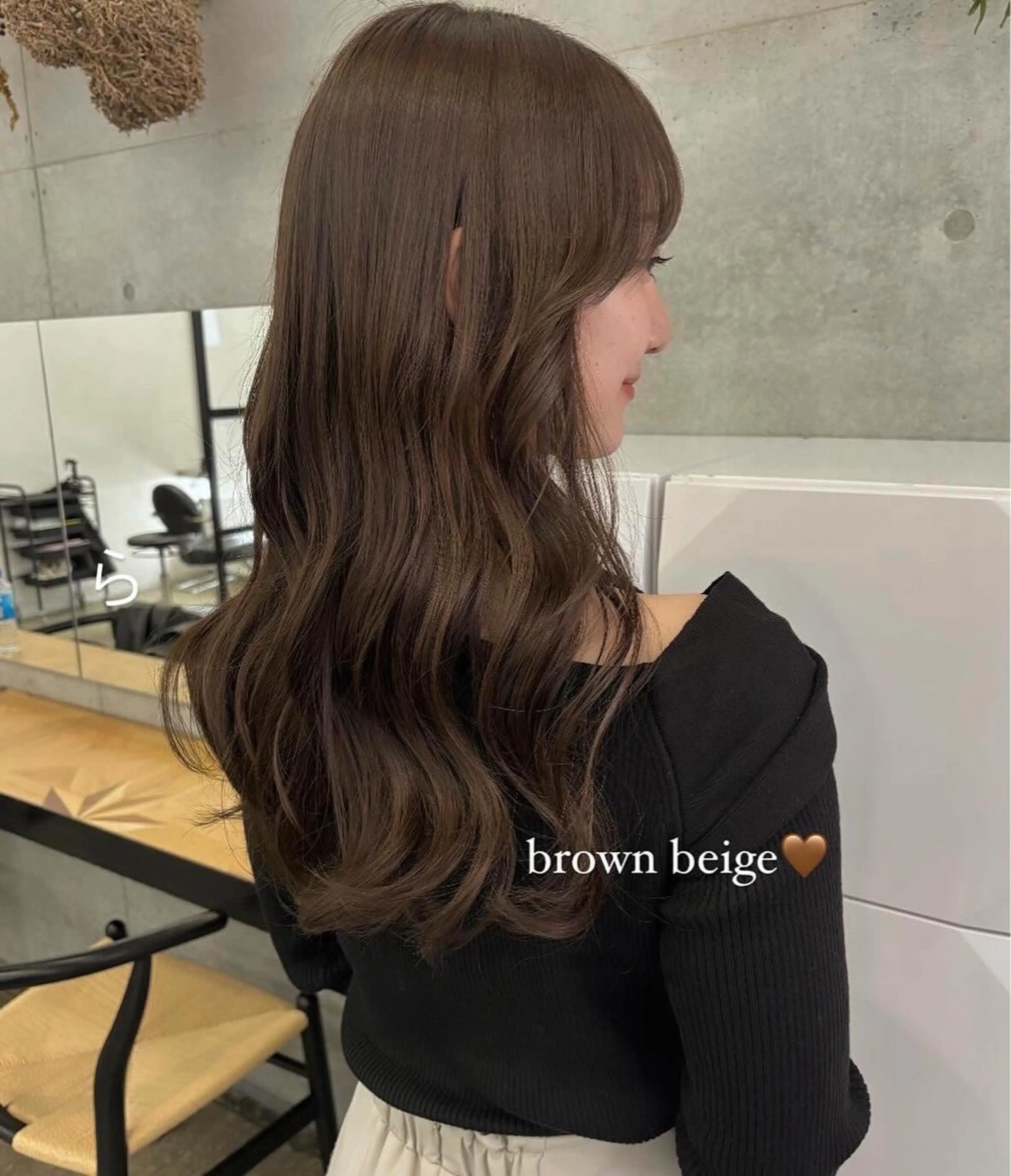 セミロング カラー レア渋谷所属・オリーブベージュ きょうかのヘアスタイル