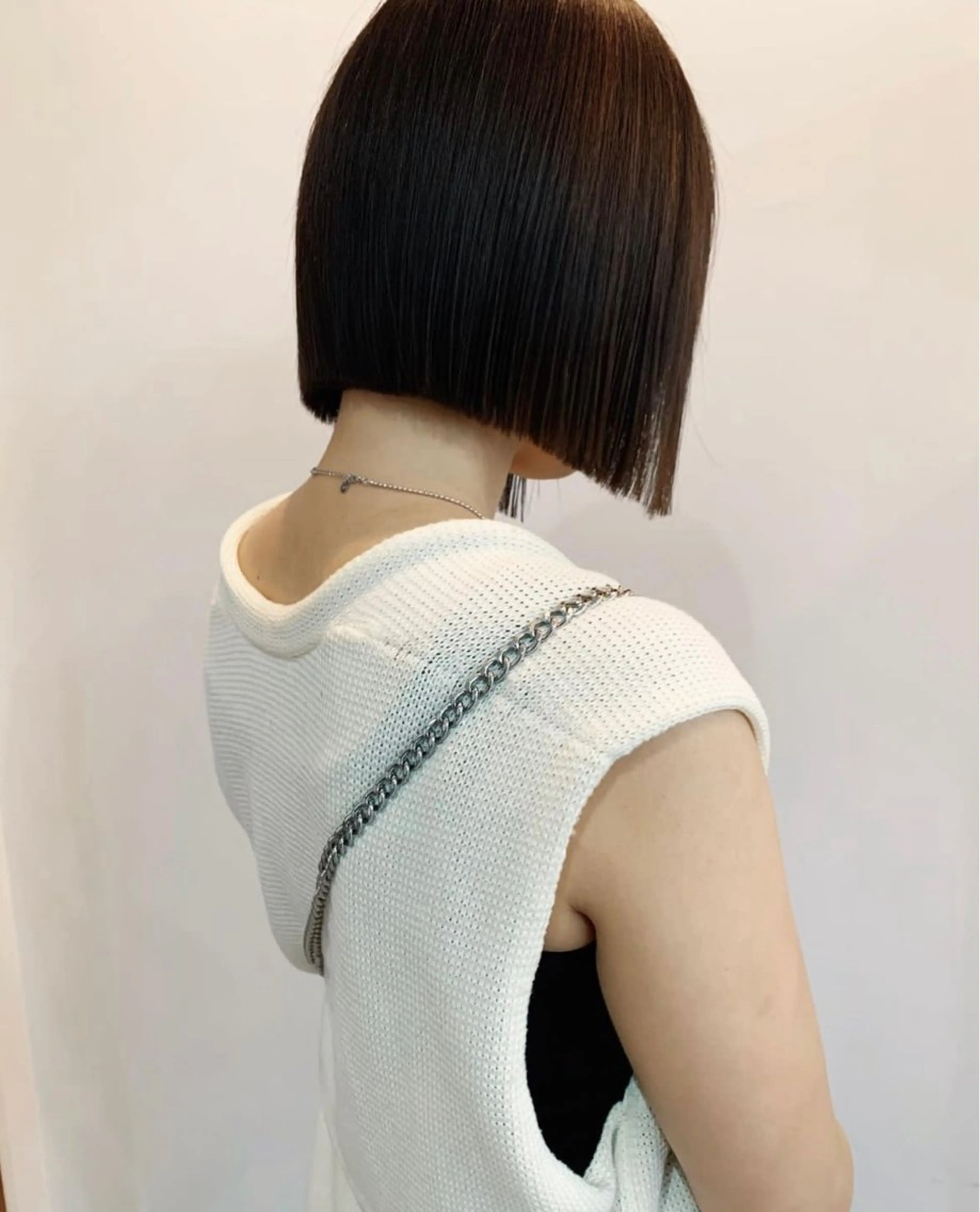 ショート 切りっぱなしボブ/ ブリーチカラー/大塚のヘアスタイル