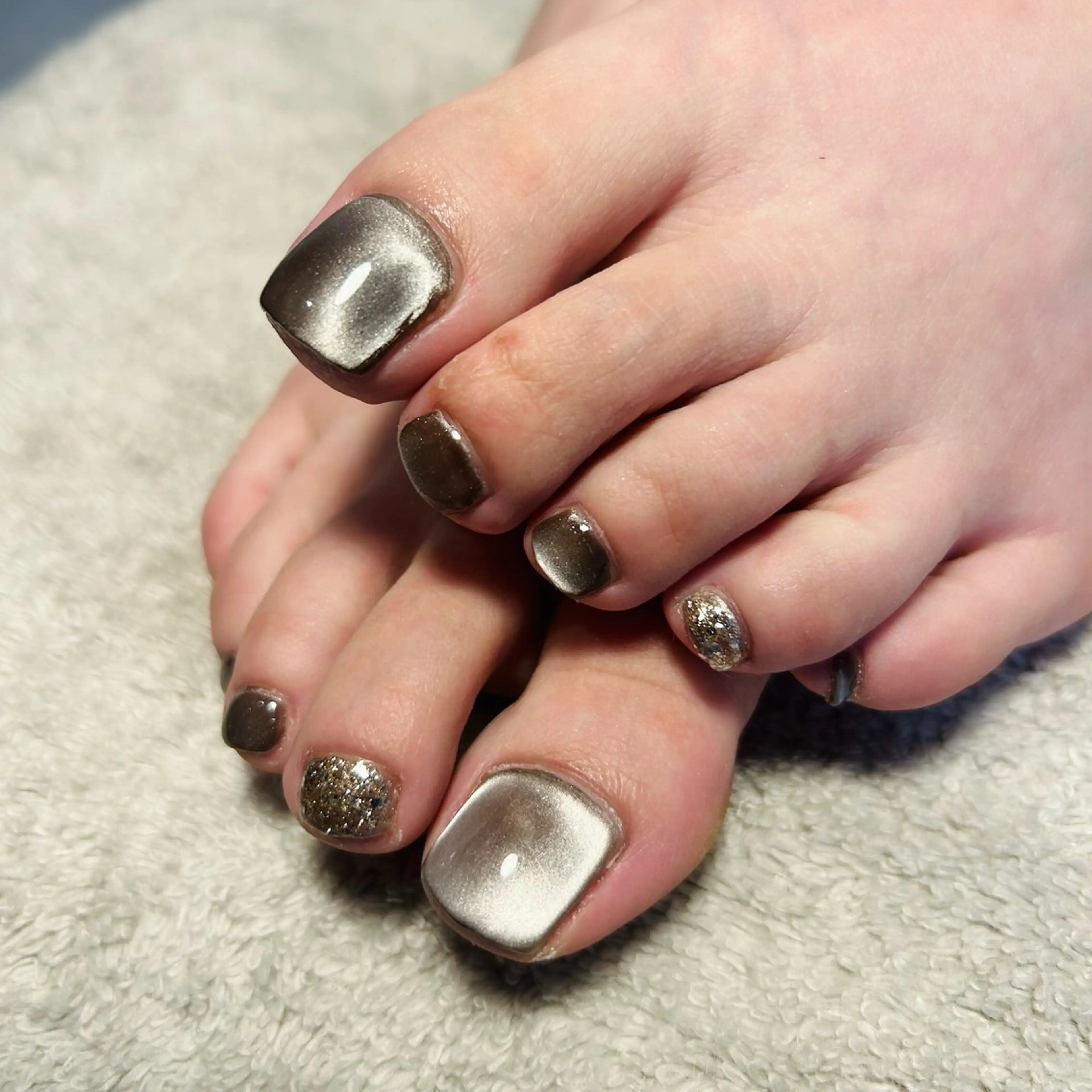 ネイル フットネイル キラキラネイル フットネイル Lily nail所属・Lily nailのネイルデザイン