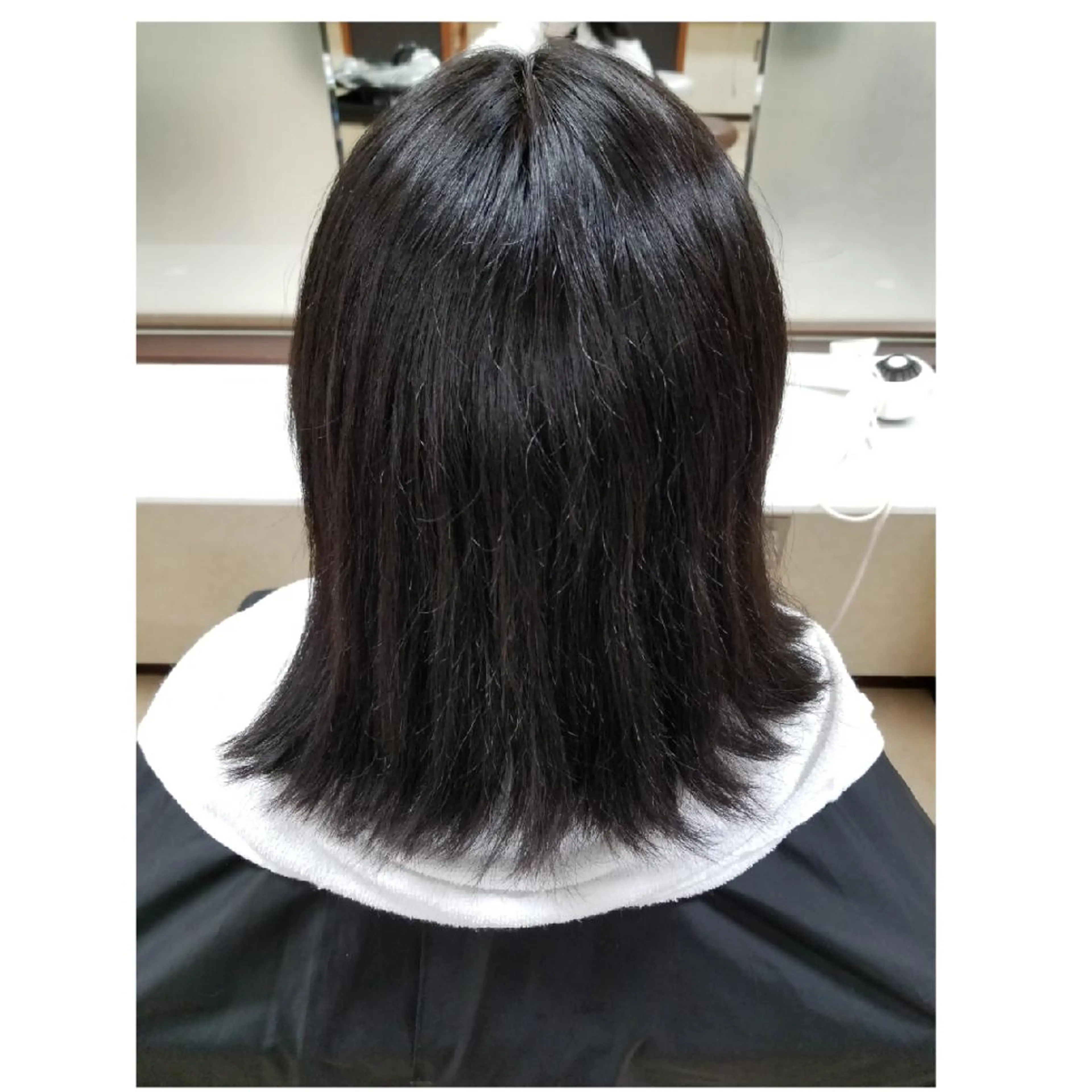 セミロング カラー バレイヤージュ レイヤーカット ラカリテ所属・渋谷 りなのヘアスタイル