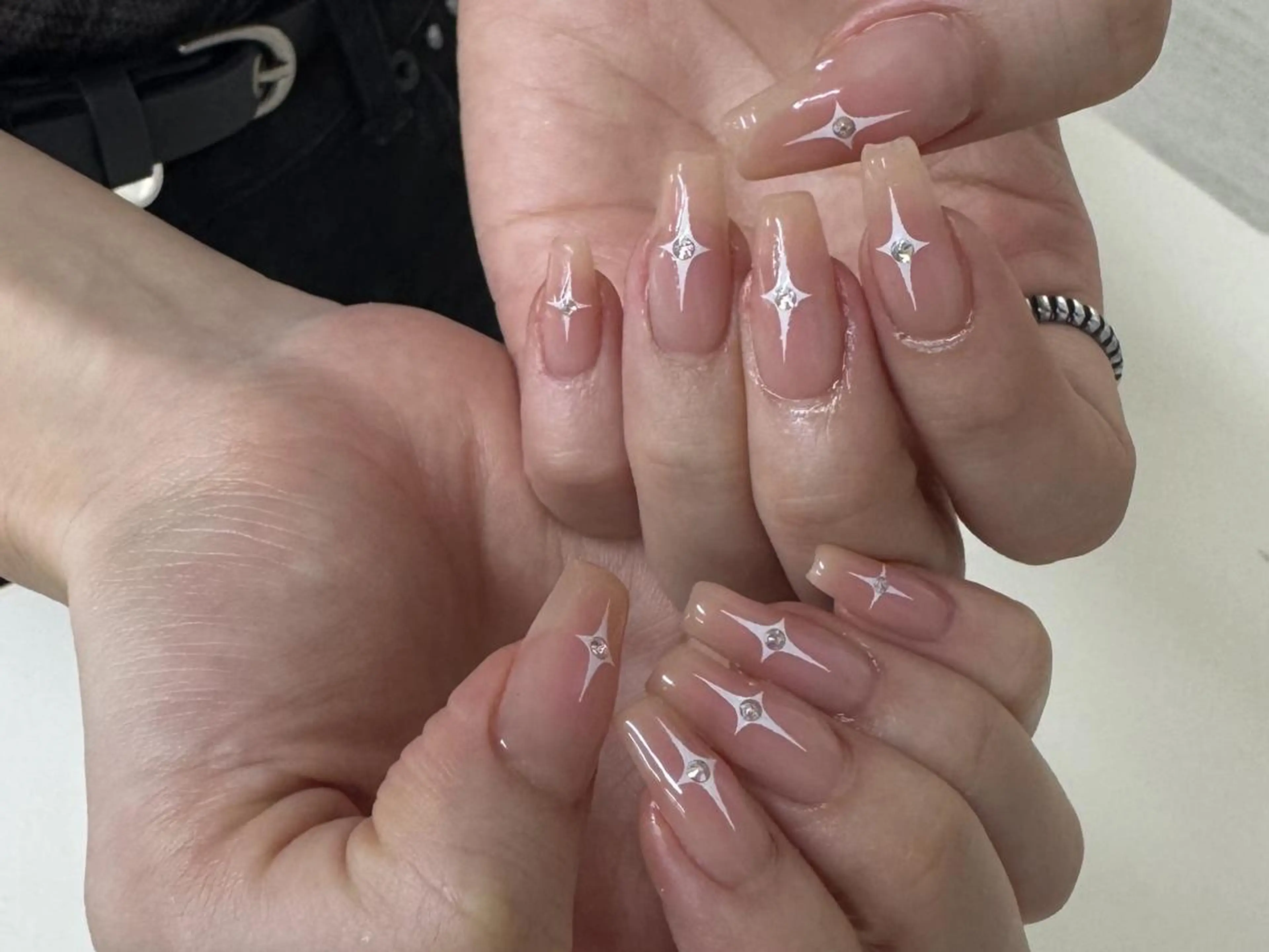 ネイル チークネイル ジェルネイル 韓国ネイル ニュアンスネイル ワンホンネイル nailstudio eviz新宿店のネイルデザイン