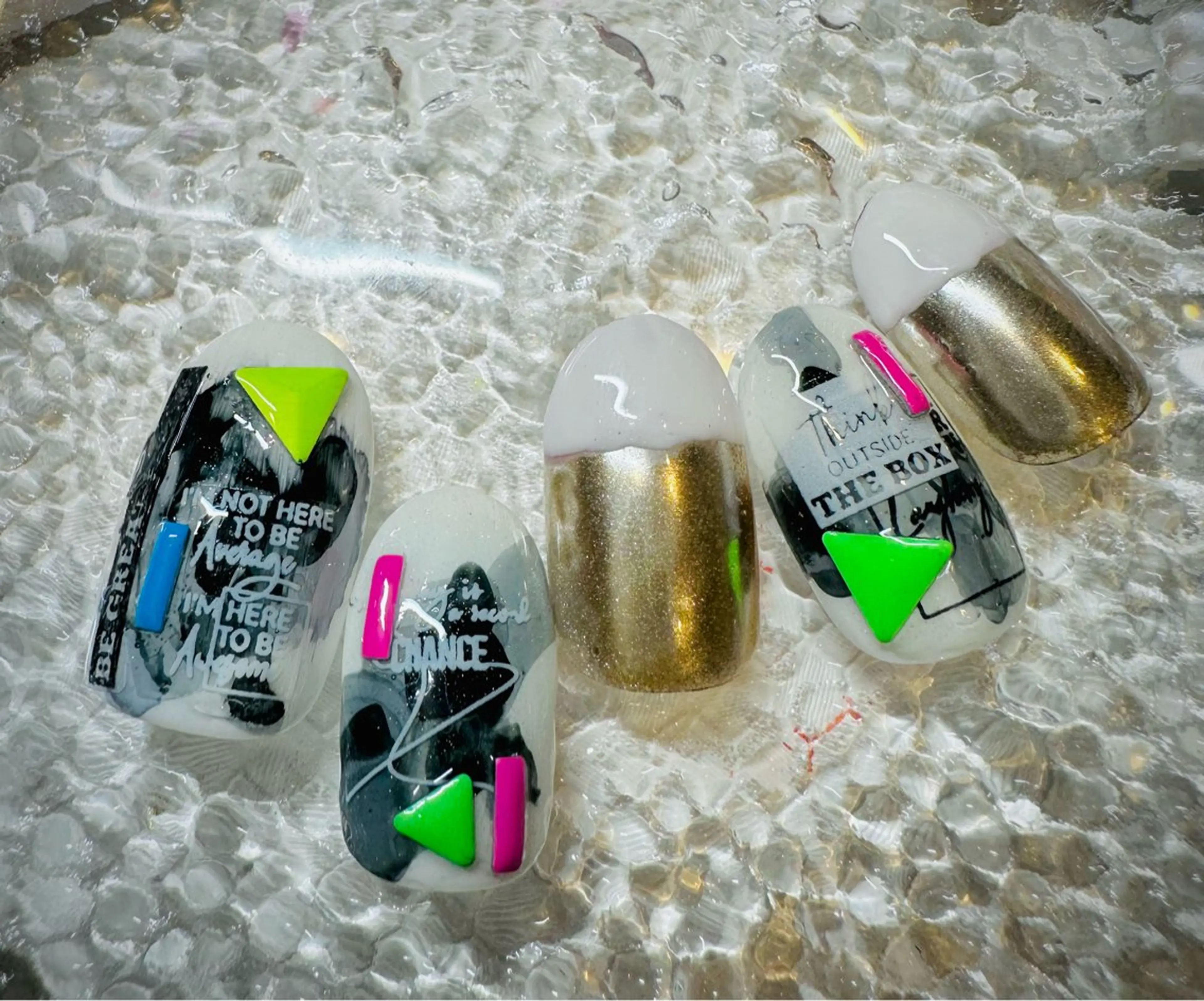 ネイル ホワイト ハンドネイル ネイルサロンエレノア所属・田端 笑理菜のネイルデザイン