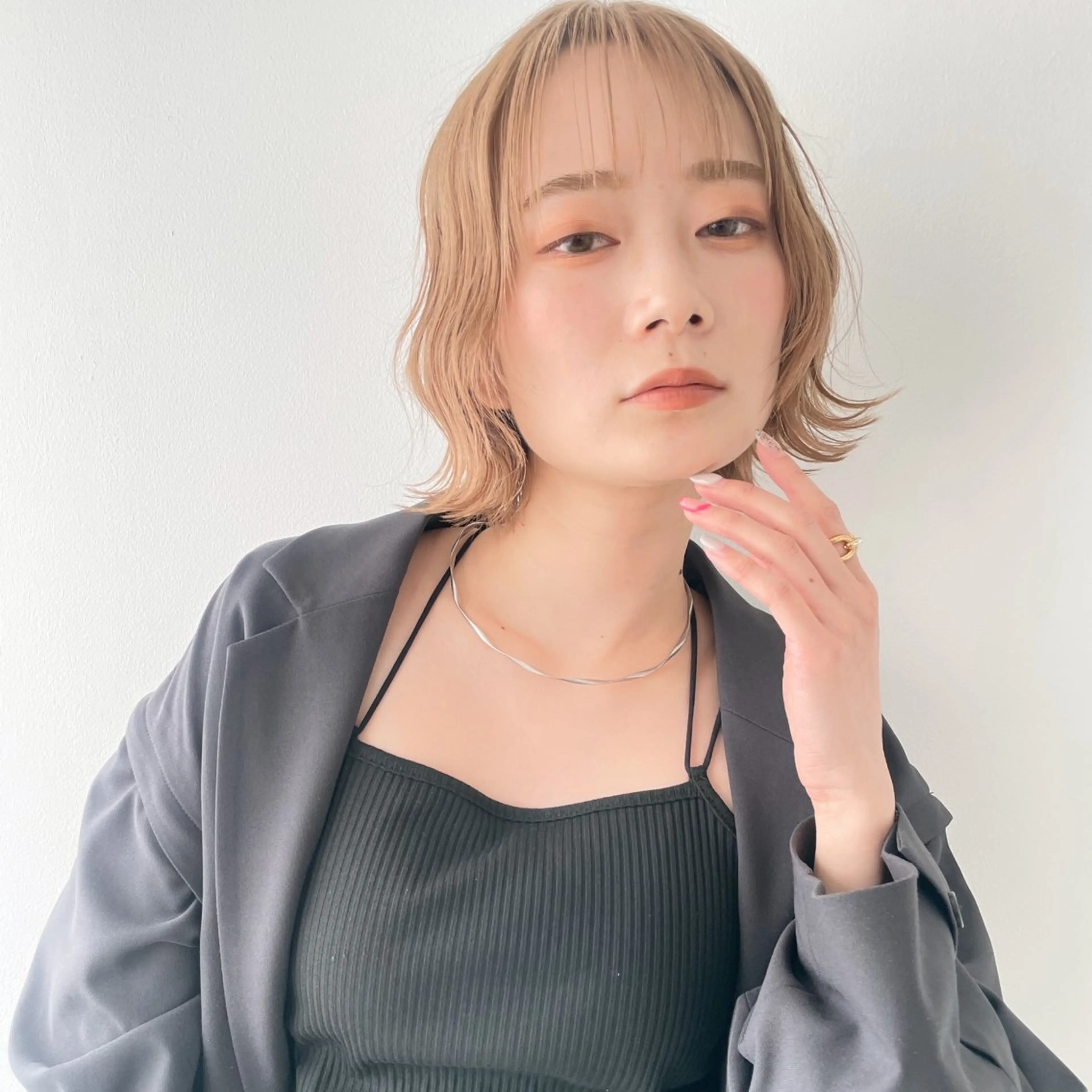 ミディアム ボブ 髪質改善 カット ヘアカラー トリートメント 🎗️comoda 神戸三宮 髪質改善のヘアスタイル