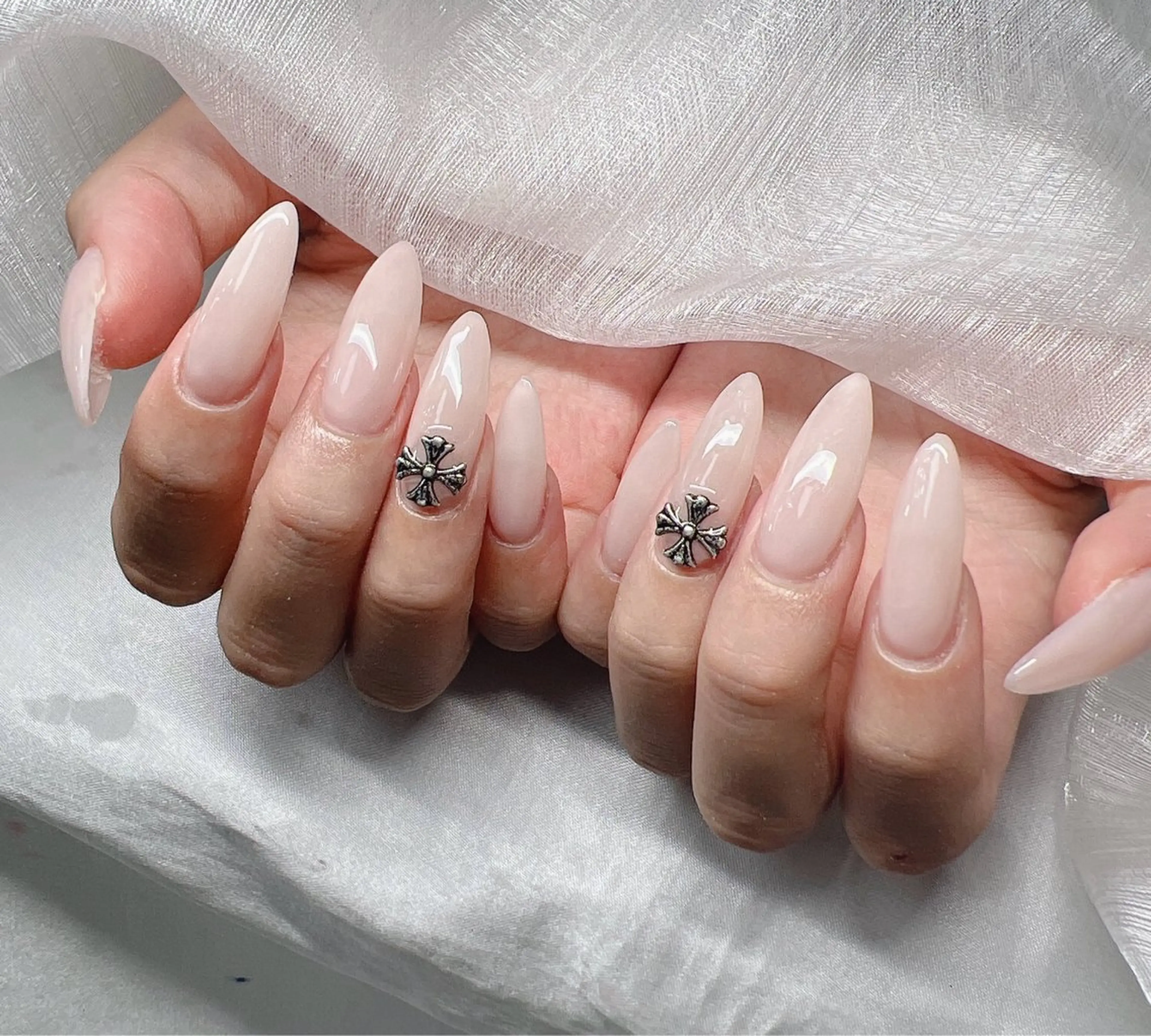 ネイル 長さ出し グラデーション 卒業式 キラキラネイル マグネットネイル ハンドネイル Lee Nailsのネイルデザイン