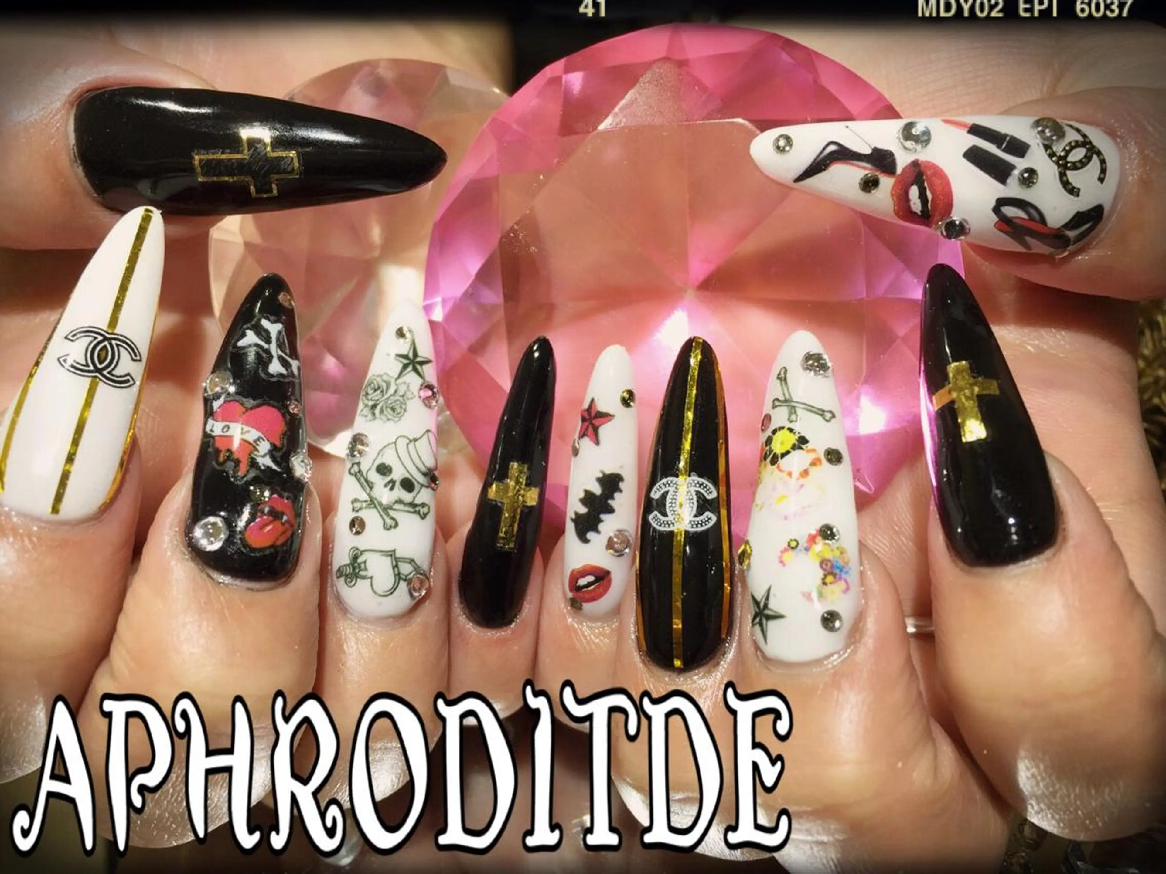 ネイル アートネイル ロングネイル スカルプネイル APHRODITE Nagisaのネイルデザイン