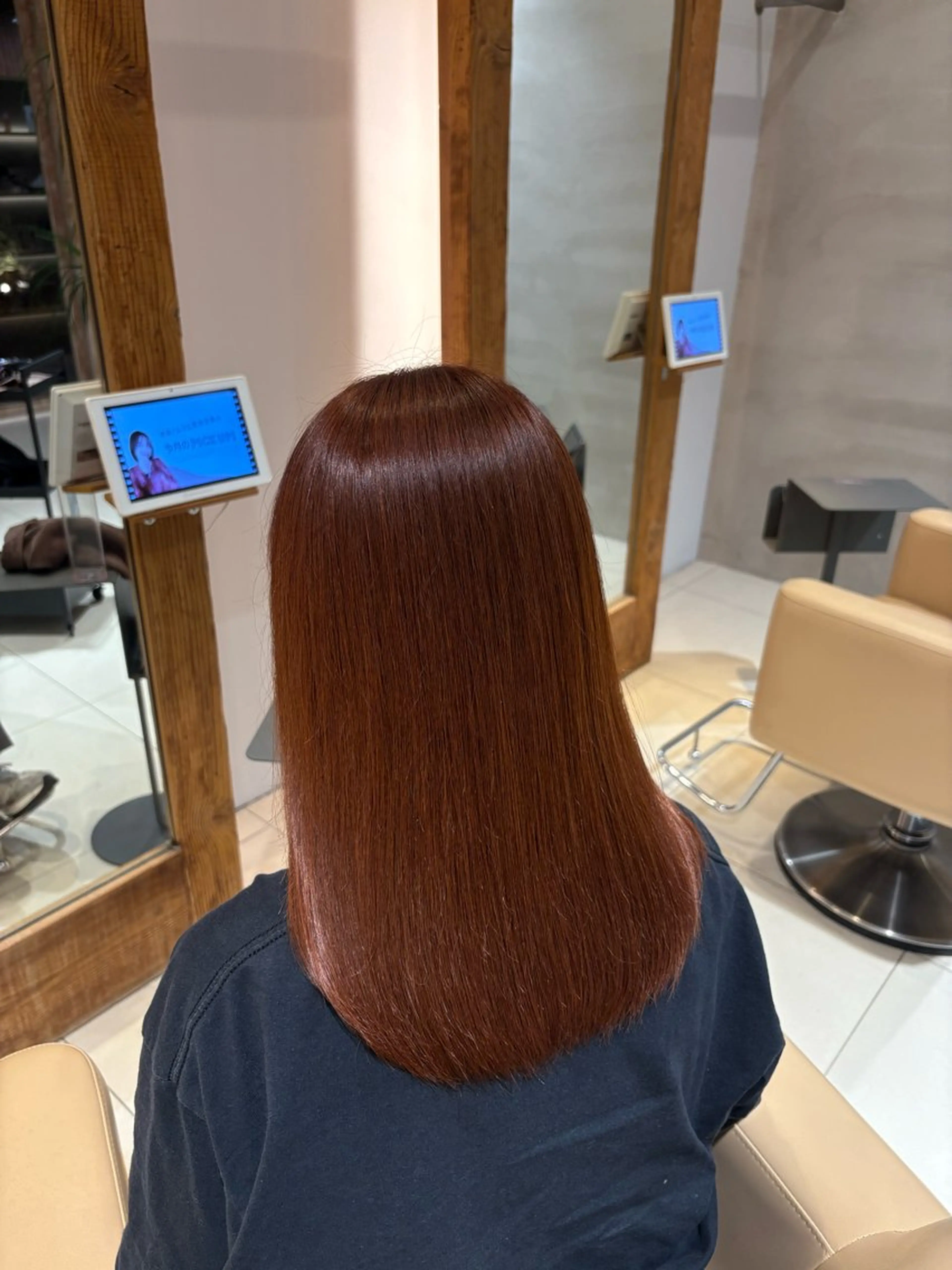 カラー オレンジ ヘアカラー 小嶋 菜央のヘアスタイル