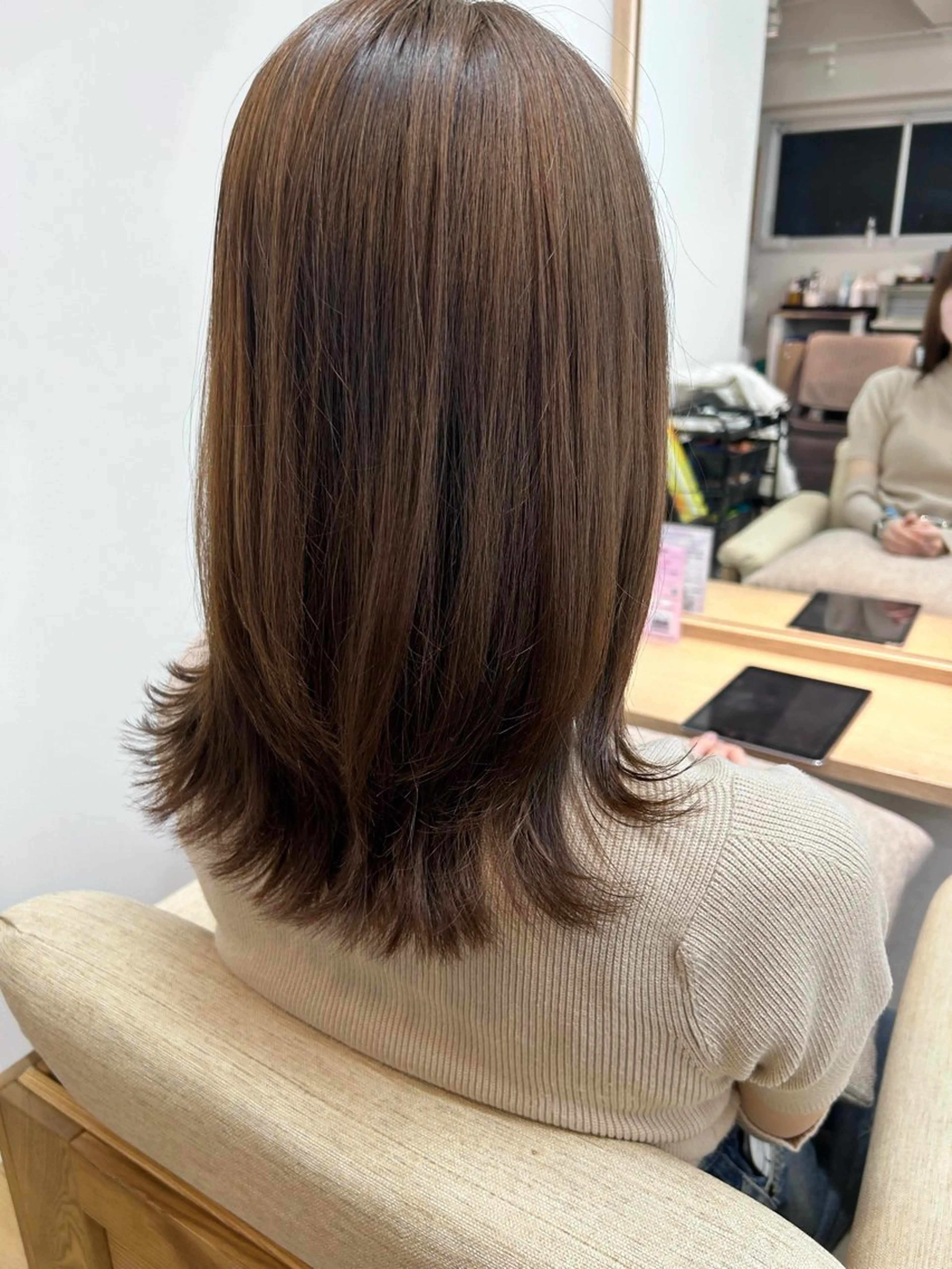 セミロング レイヤーカット タカムラ ミイユのヘアスタイル