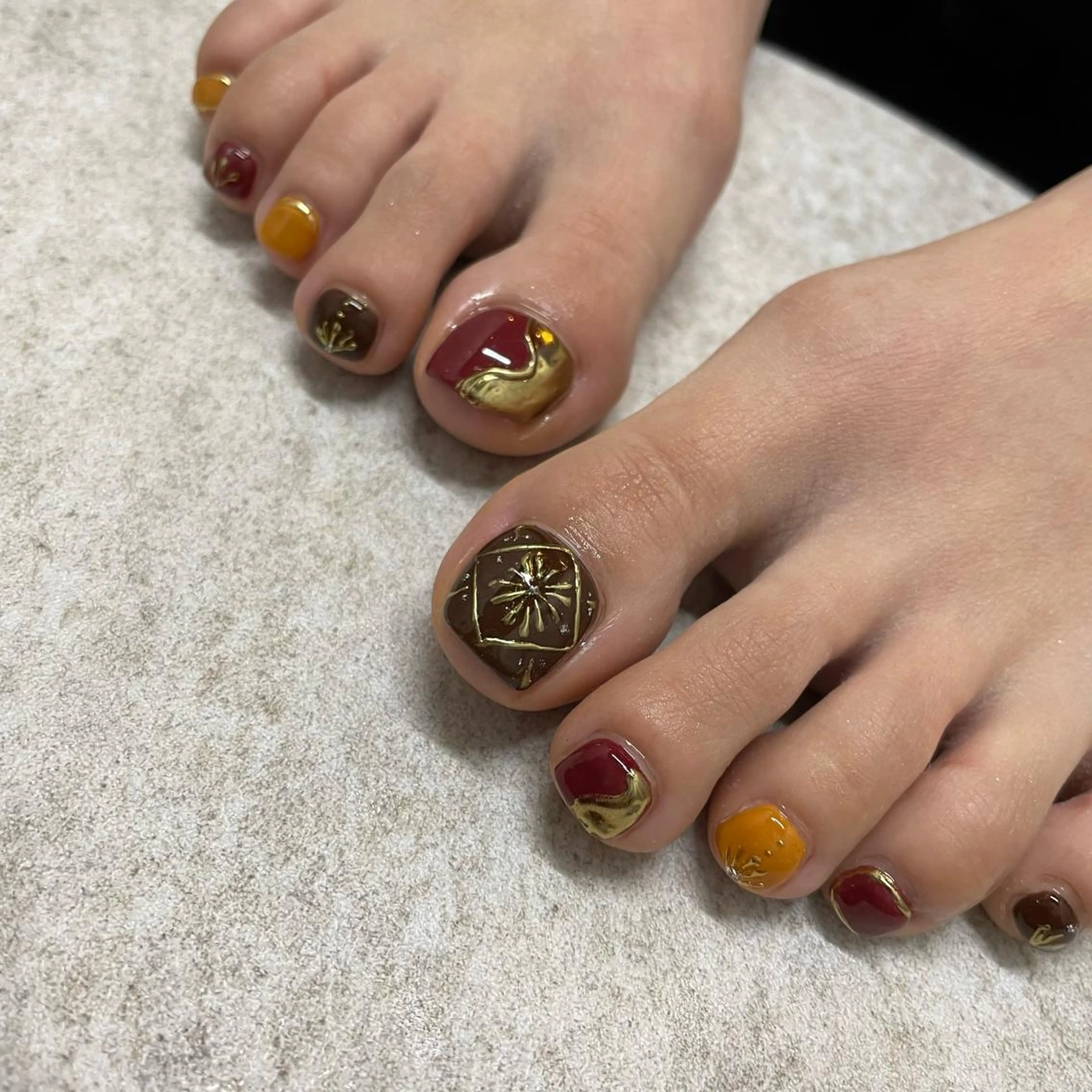 ネイル ミラーネイル フットネイル 丁寧カウンセリング 個性派ネイルyukoのネイルデザイン