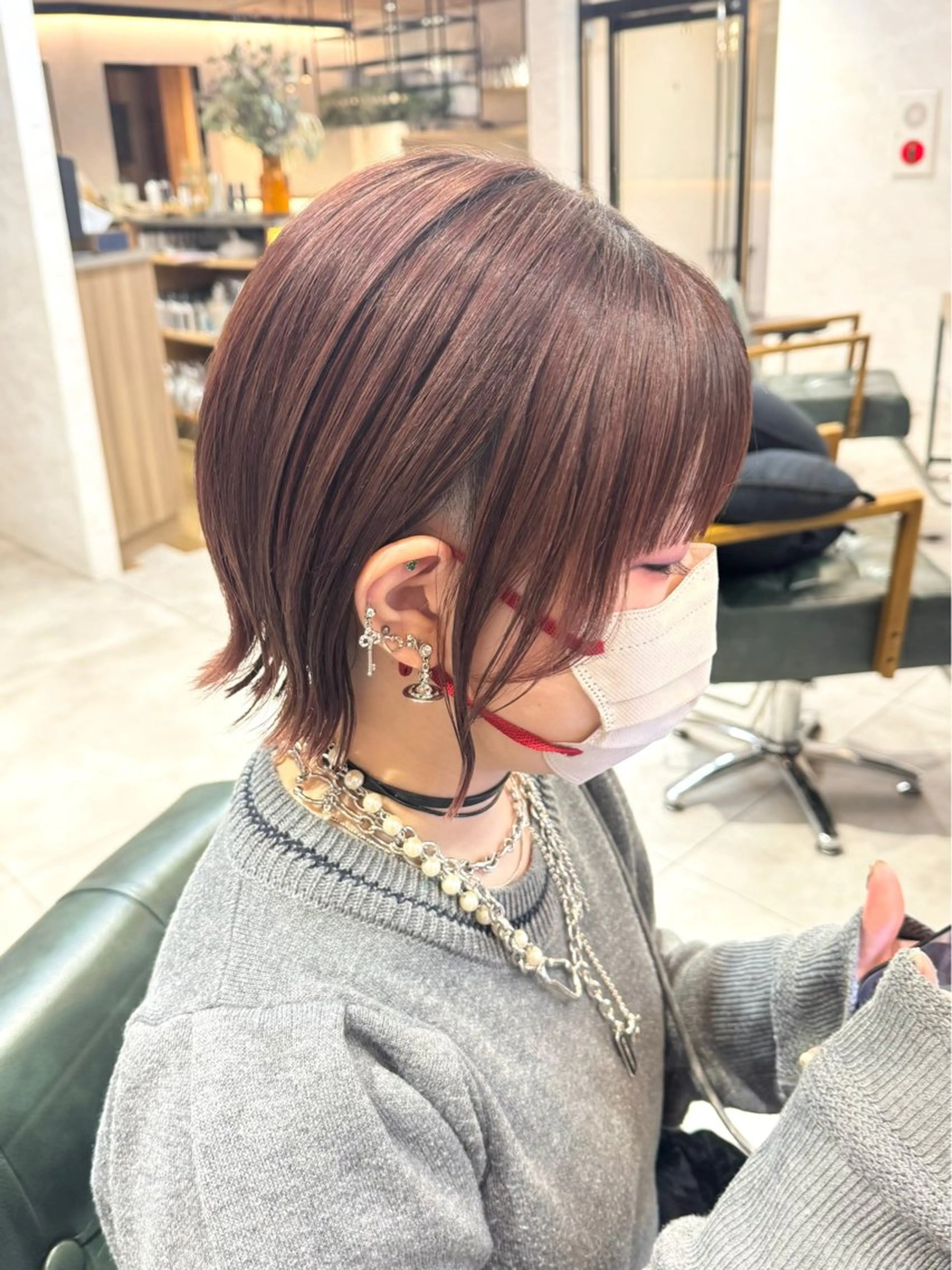 ミディアム カラー ブラウンカラー ピンクカラー ピンクブラウン ボブ 外ハネヘア カット ヘアカラー トリートメント 艶髪カラー/レイヤー 🐣kokoro🌸のヘアスタイル