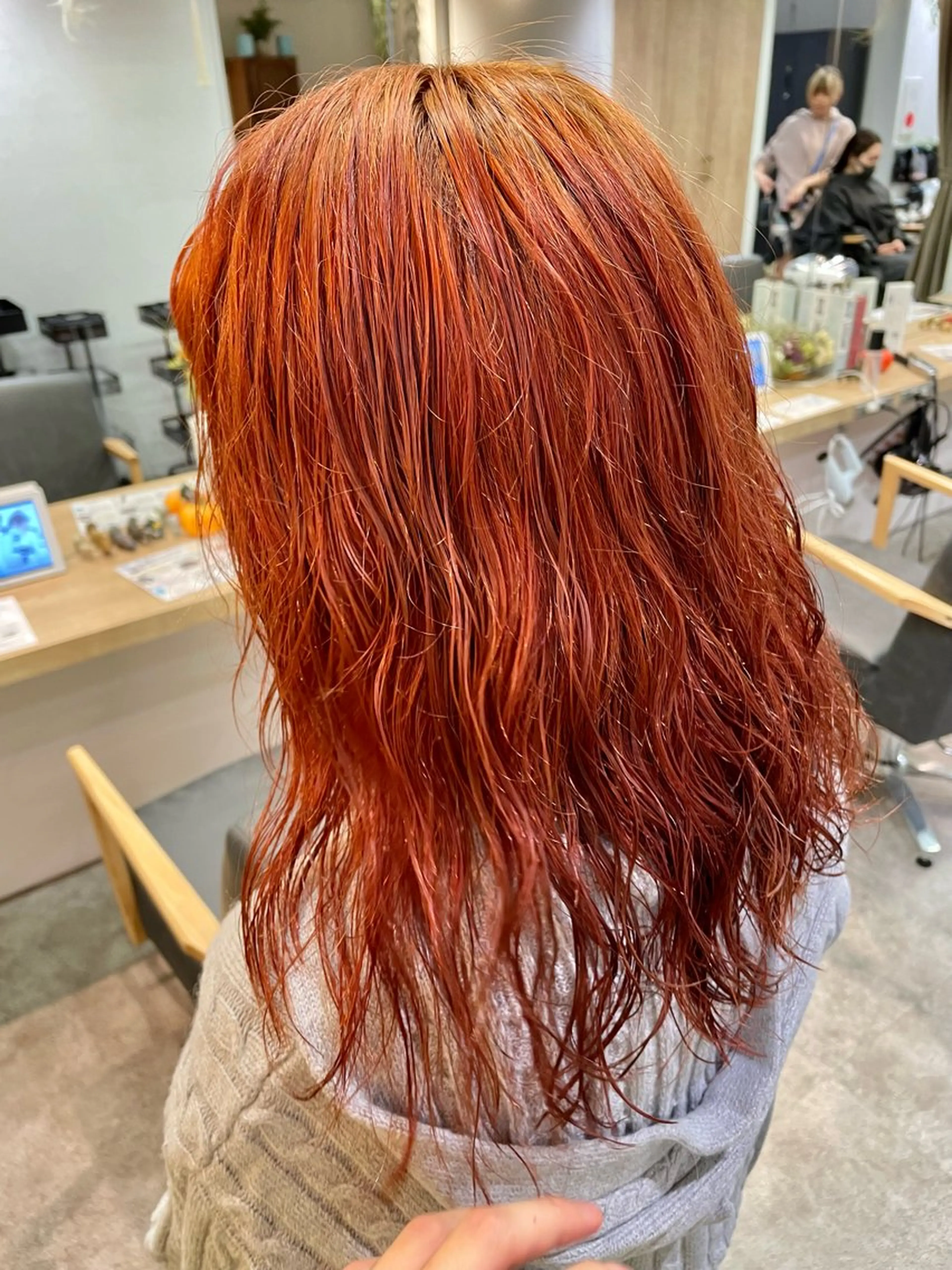 ミディアム カラー ミディアムパーマ ハイトーンカラー ヘアカラー トリートメント ブリーチ/ハイトーン 🌏💊RAINEのヘアスタイル
