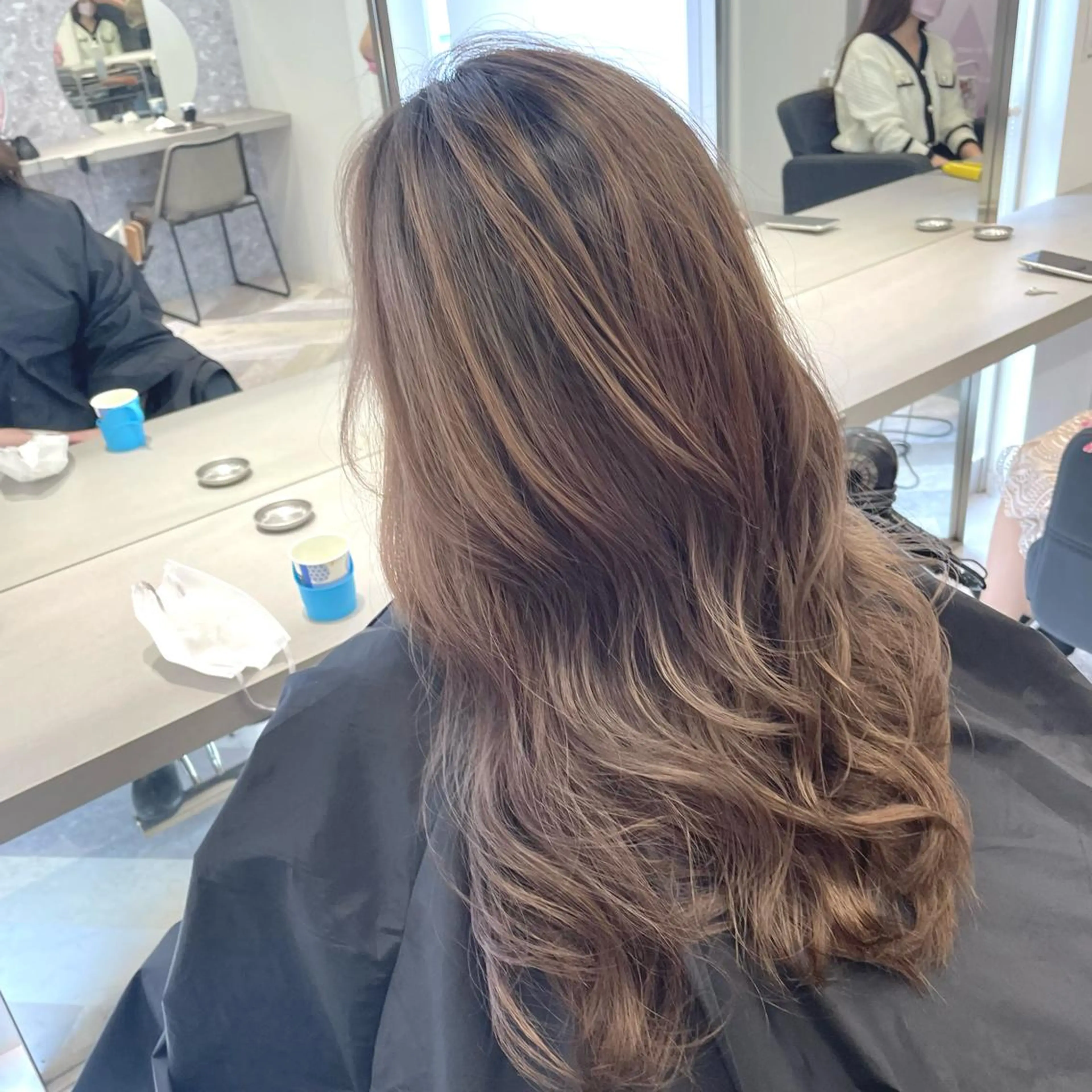 ロング カラー ヘアアレンジ バレイヤージュ レイヤーカット カット ヘアカラー トリートメント 🎗秋山勇 /三宮指名No.1のヘアスタイル