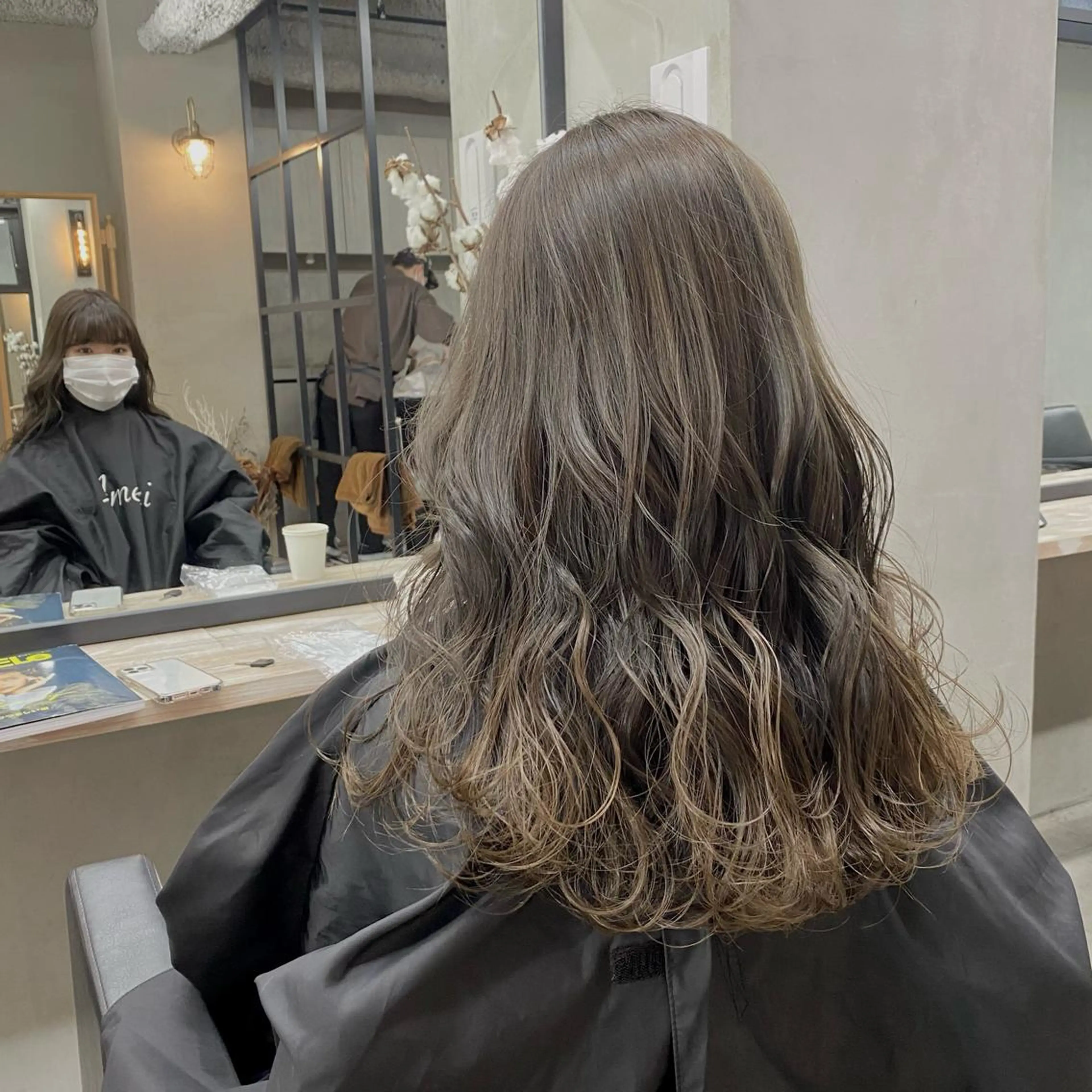 セミロング カラー ヘアアレンジ ベージュカラー ブリーチ ブリーチなしカラー オリーブベージュ カット ヘアカラー トリートメント Ameri/髪質改善 /韓国ヘア🇰🇷のヘアスタイル