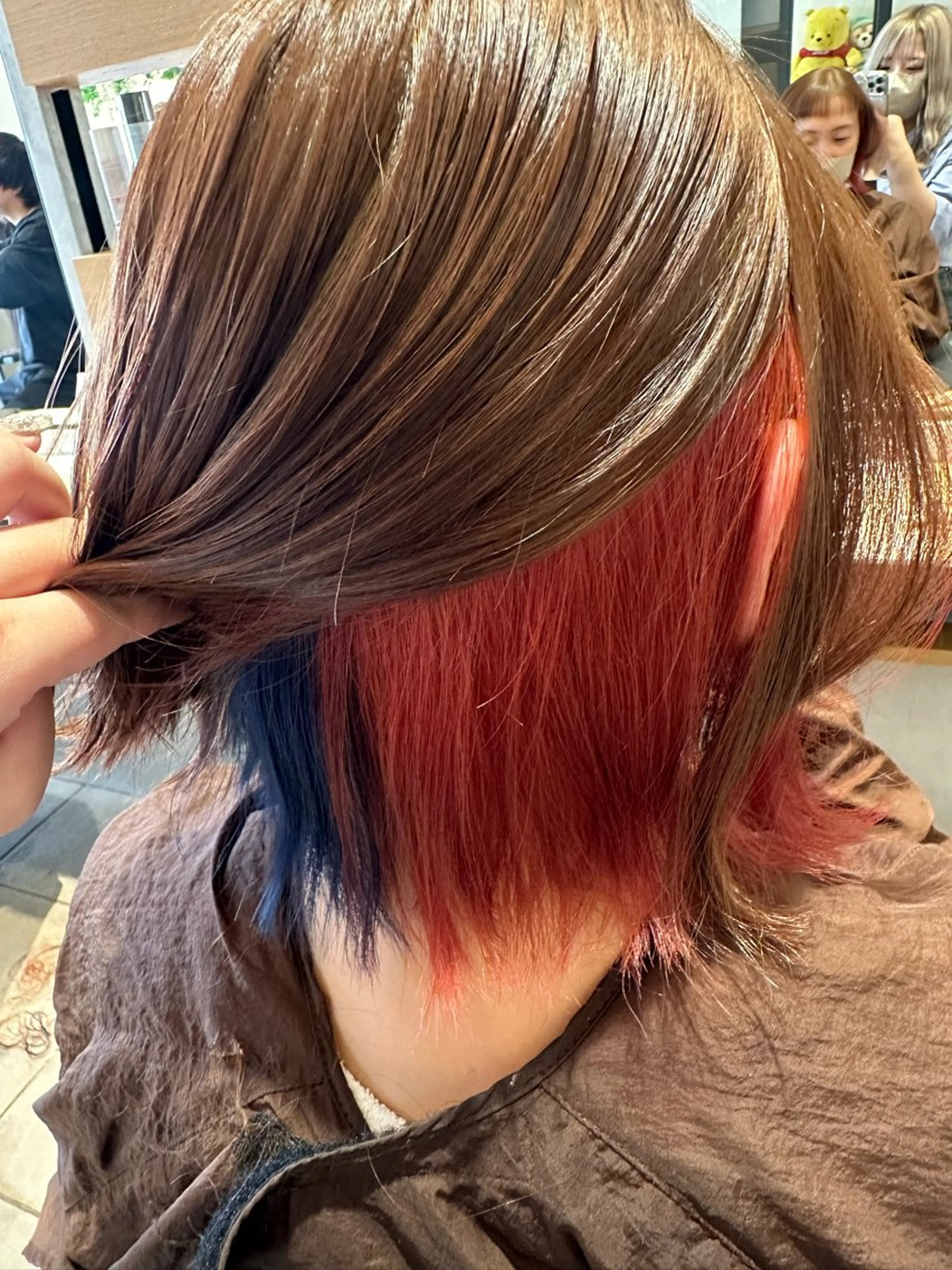 カラー フクイ ミユのヘアスタイル