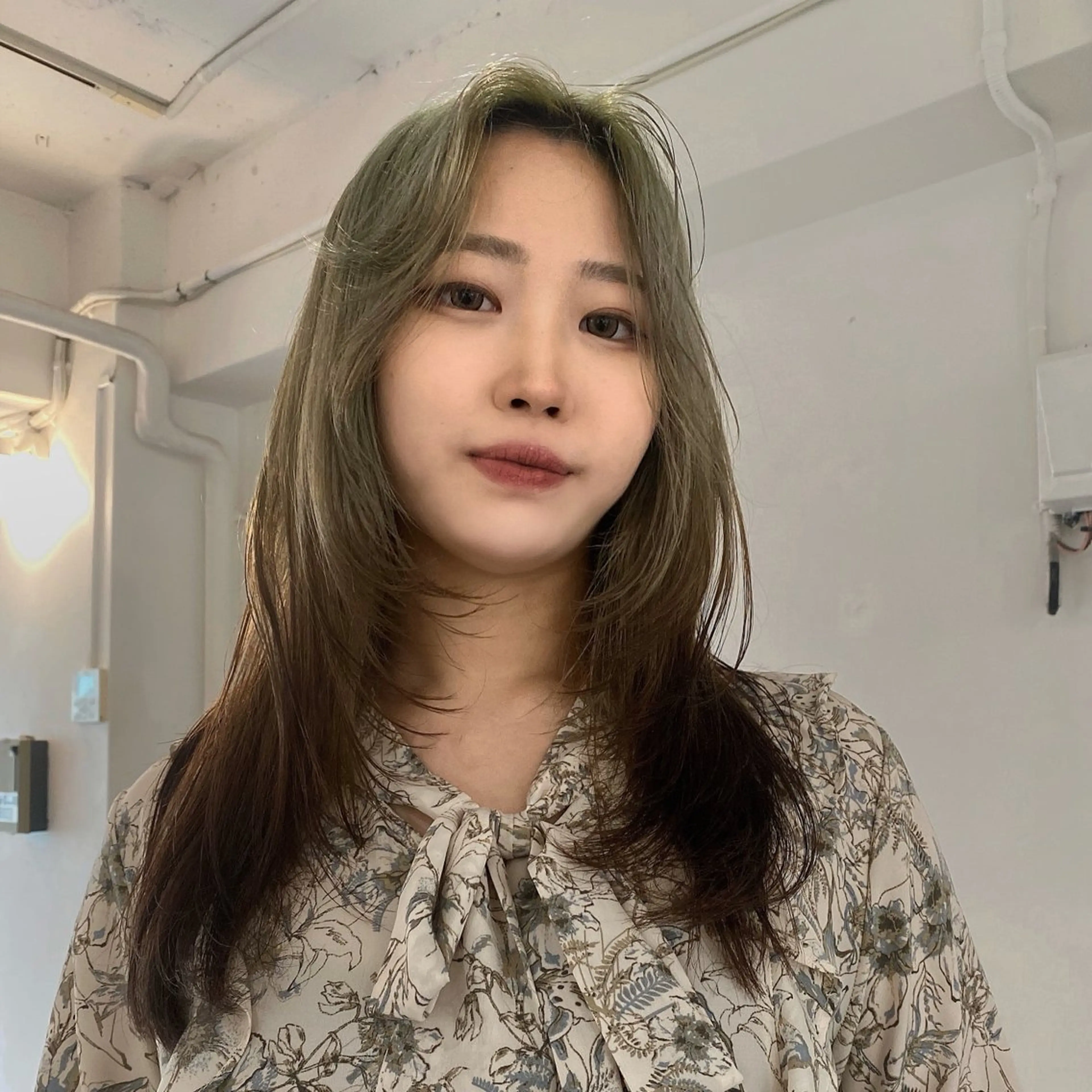 ロング カラー カット トリートメント ヘッドスパ hair salon 束sok所属・ナホ/ハイトーン/ レイヤーカットモデルのヘアスタイル