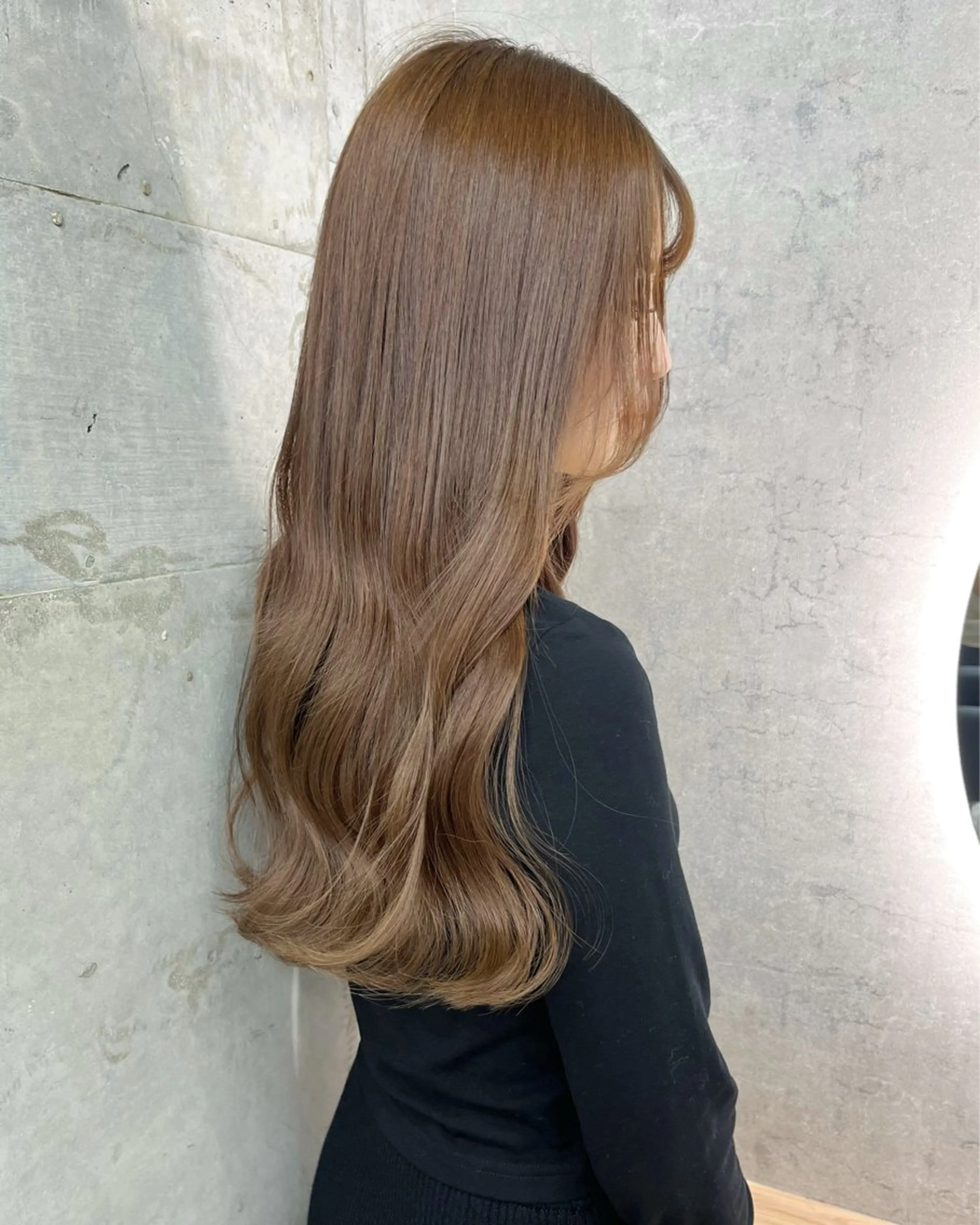 ロング カラー ベージュカラー 🩷Yui🩷 大人可愛い艶カラーのヘアスタイル