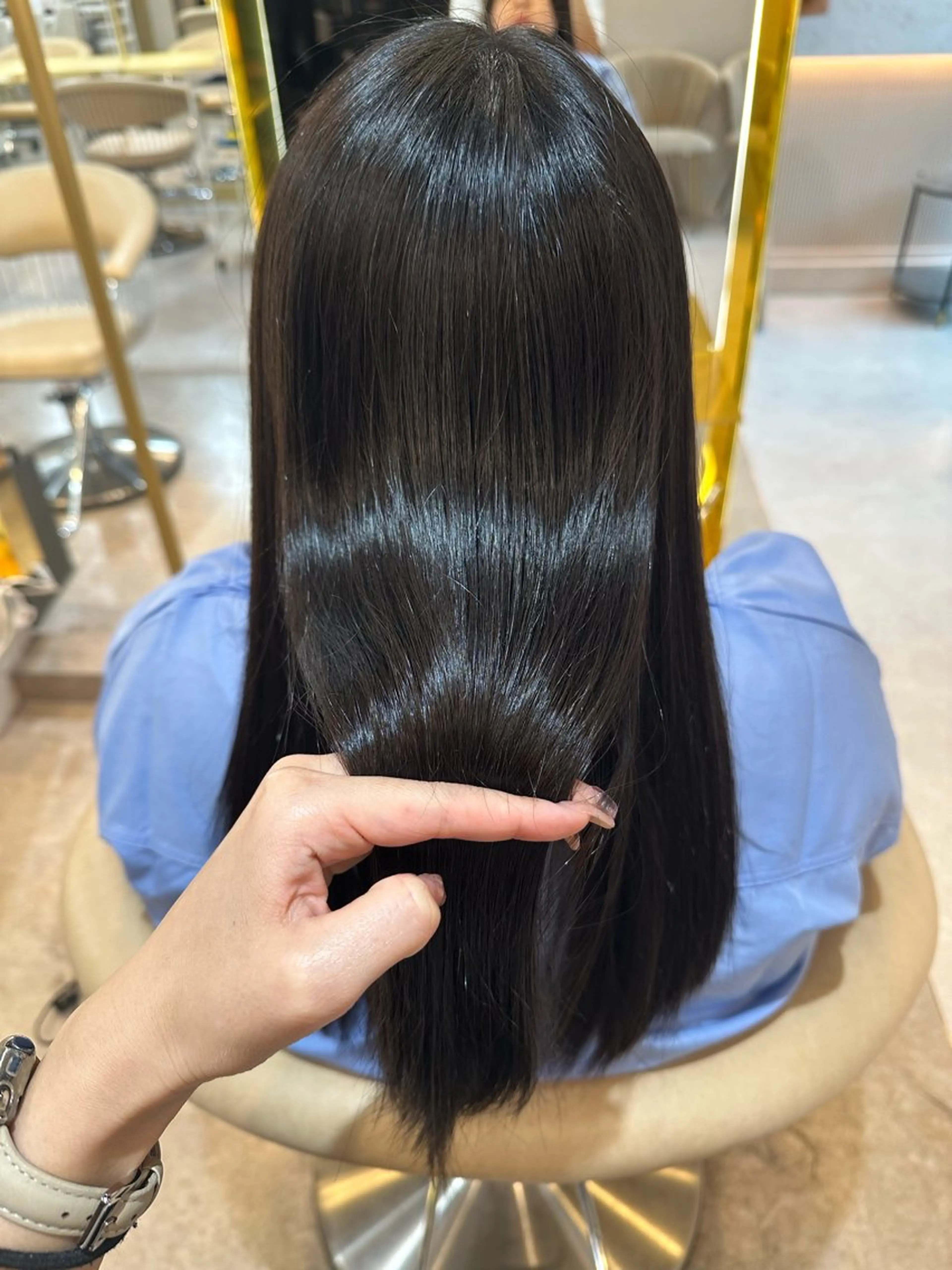 ロング カット 縮毛矯正 トリートメント Akane レイヤー/艶カラーのヘアスタイル