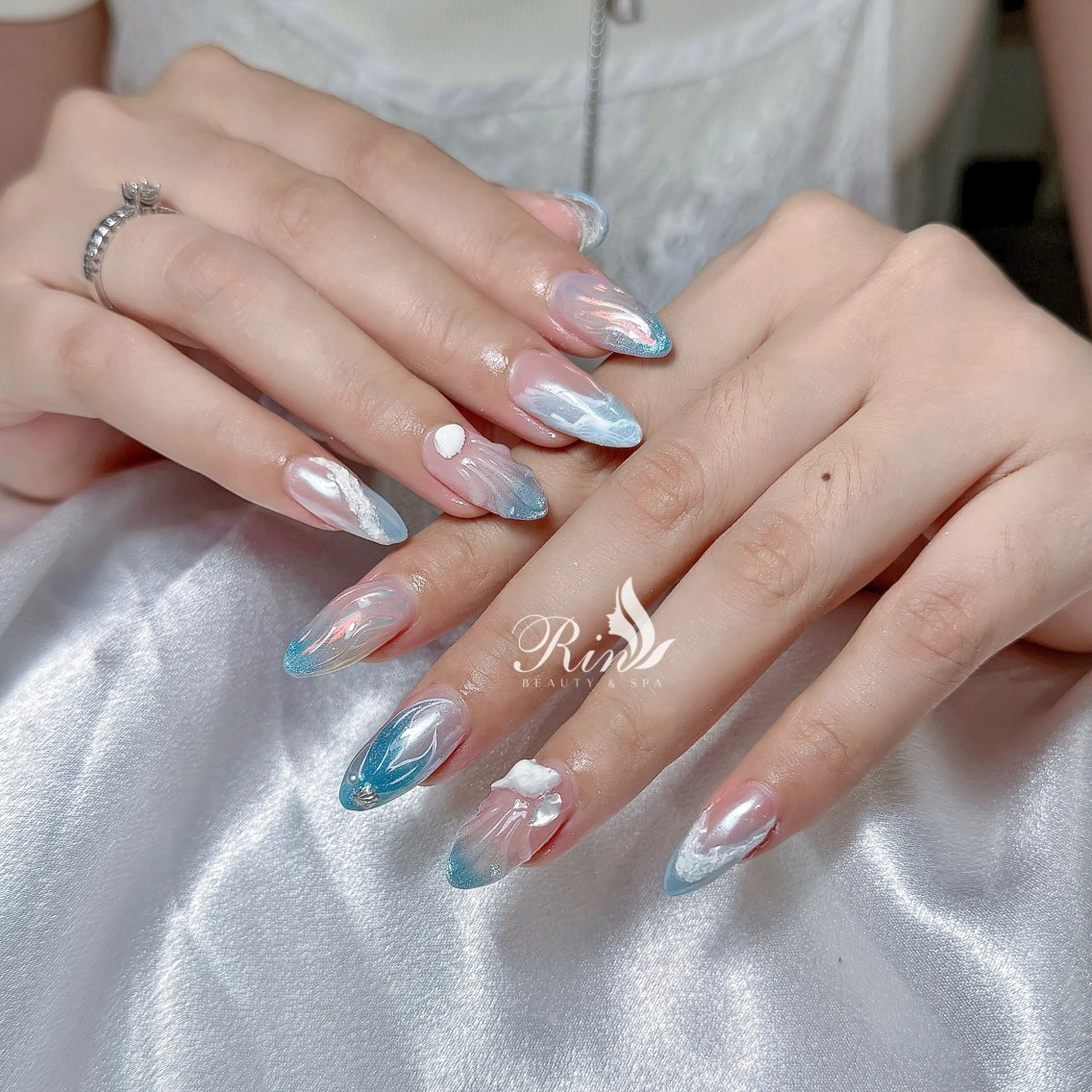 ネイル アートネイル 長さ出し ガーリー 韓国ネイル 持ち込み ハンドネイル Rin Nail所属・Emi Nailのネイルデザイン