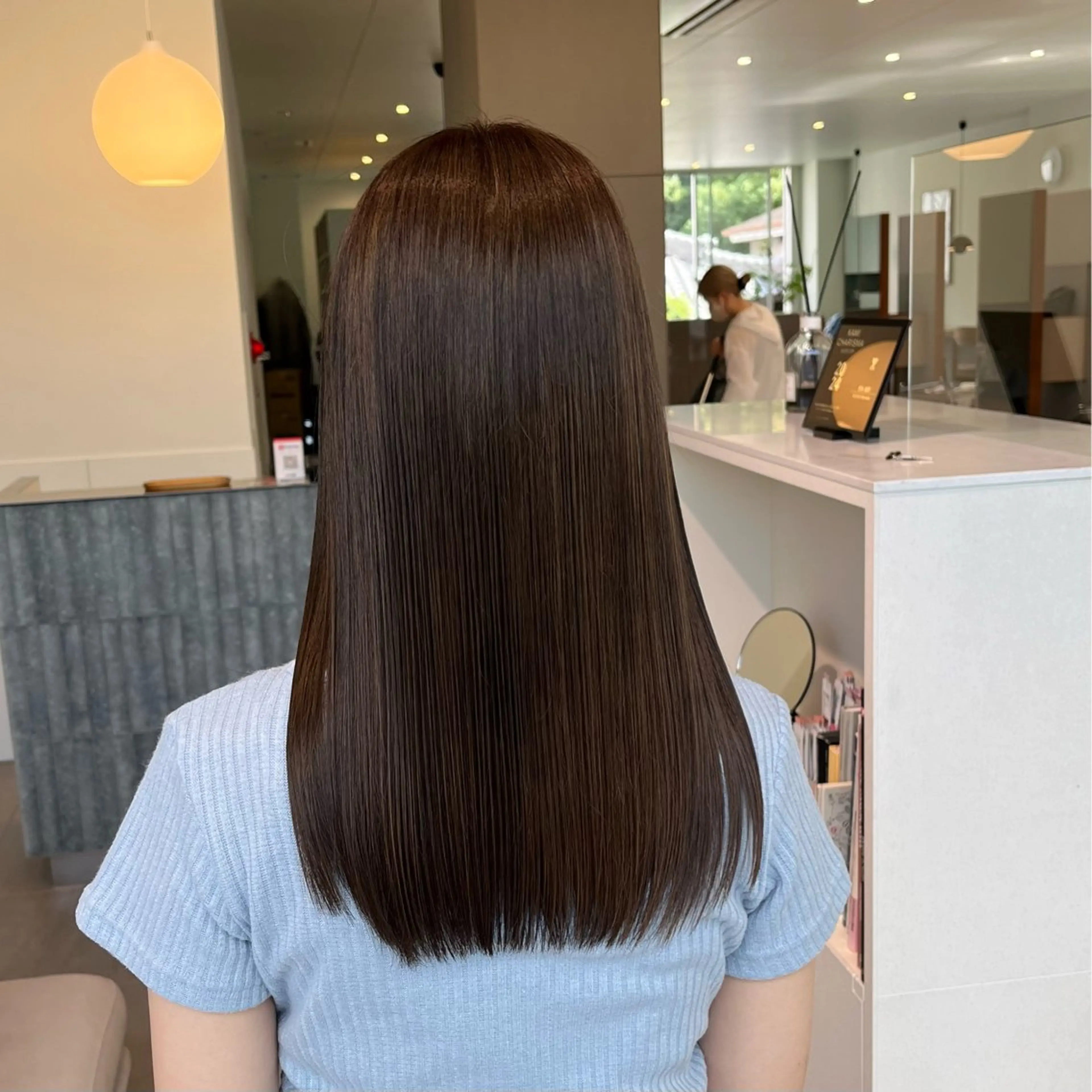 セミロング カラー ベージュカラー ブリーチ 透明感カラー ダブルカラー 髪質改善 カット ヘアカラー トリートメント ブリーチ/レイヤー 🌻Mutsumiのヘアスタイル