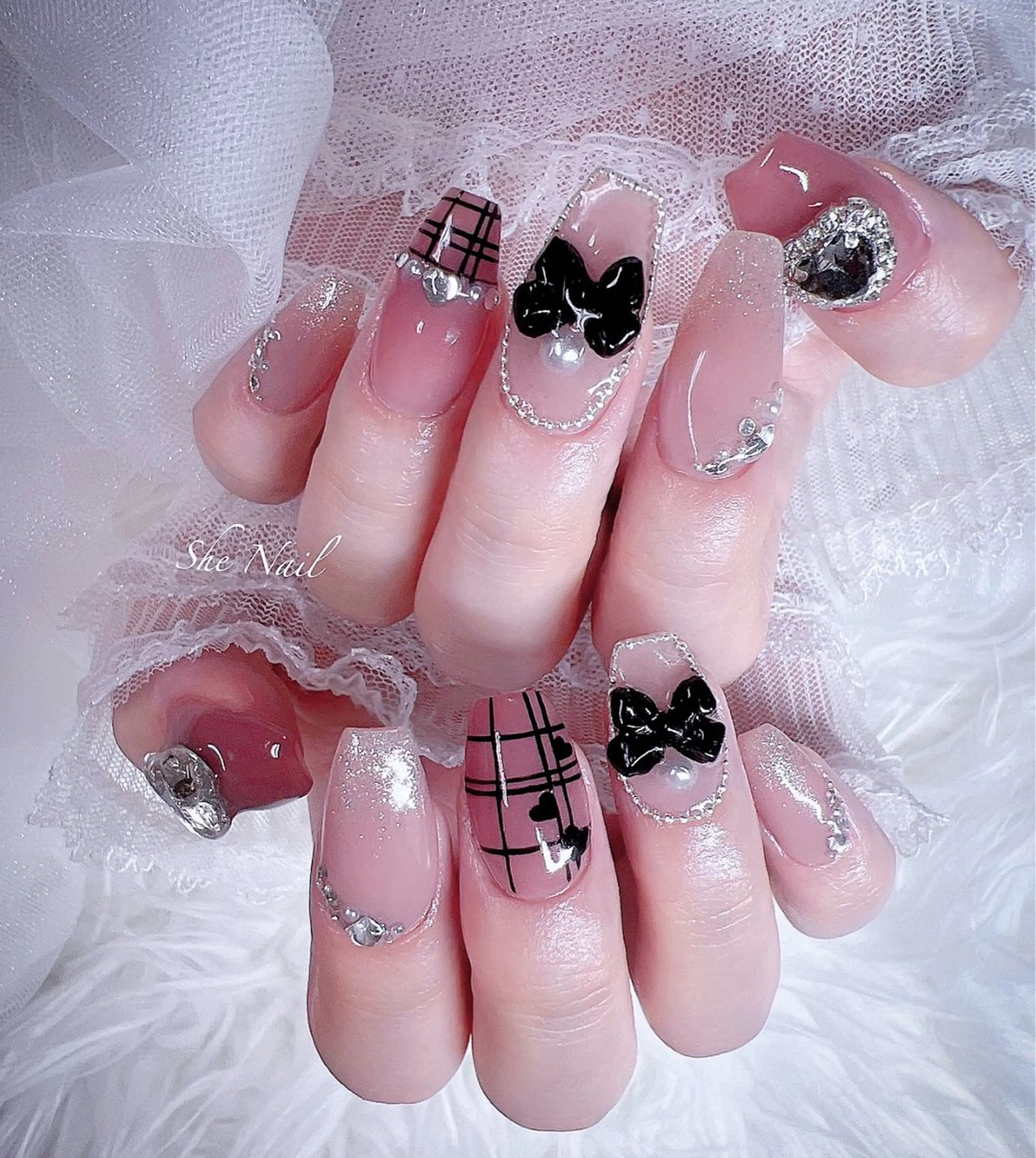 ネイル チークネイル 長さ出し マグネットネイル 持ち込み ワンカラーネイル ハンドネイル She   Nail所属・ISA_ BELLAのネイルデザイン