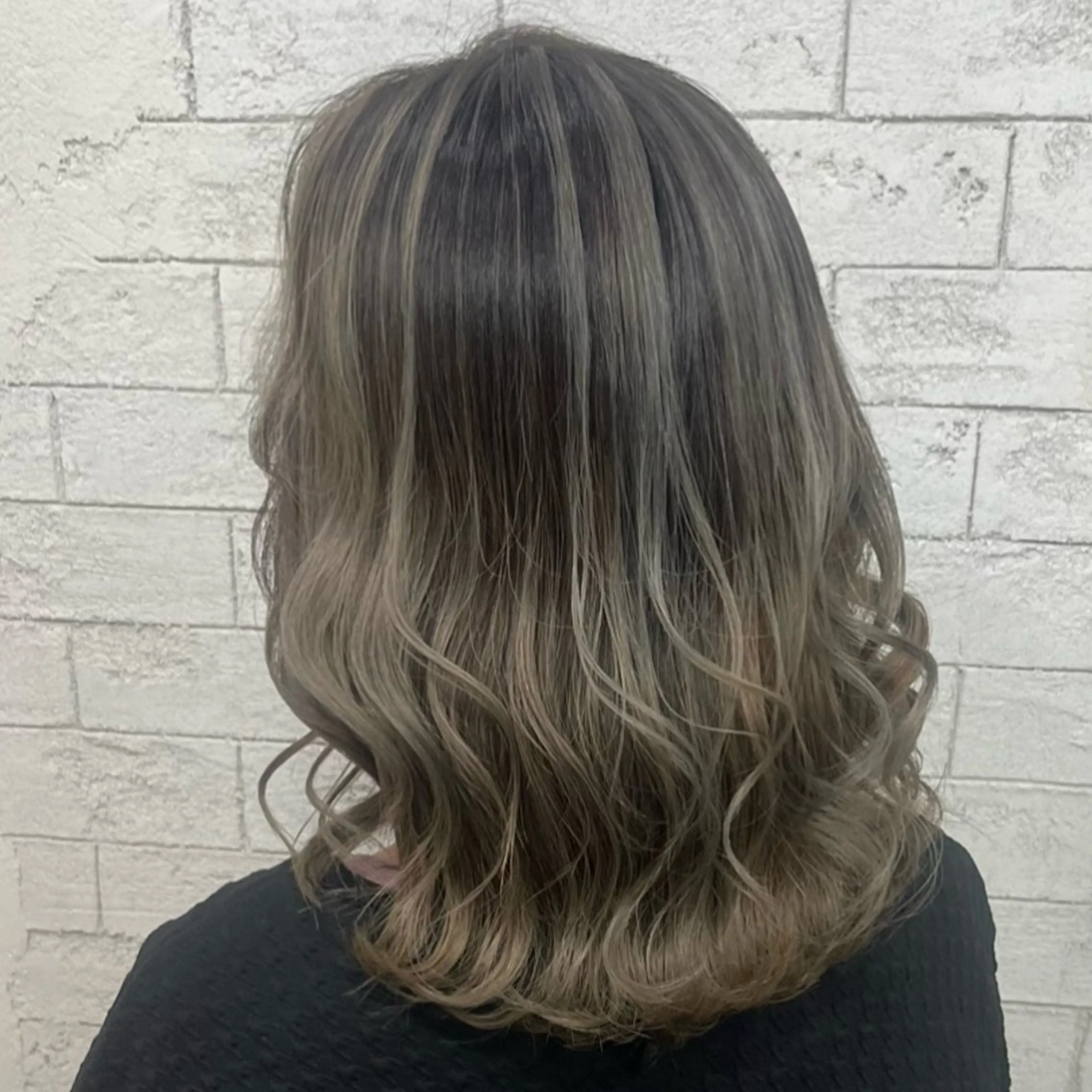セミロング カラー バレイヤージュ ブリーチ デザインカラー グレージュ レイヤーカット 🫧ハイトーン/ ペールカラー🕊♡雛のヘアスタイル