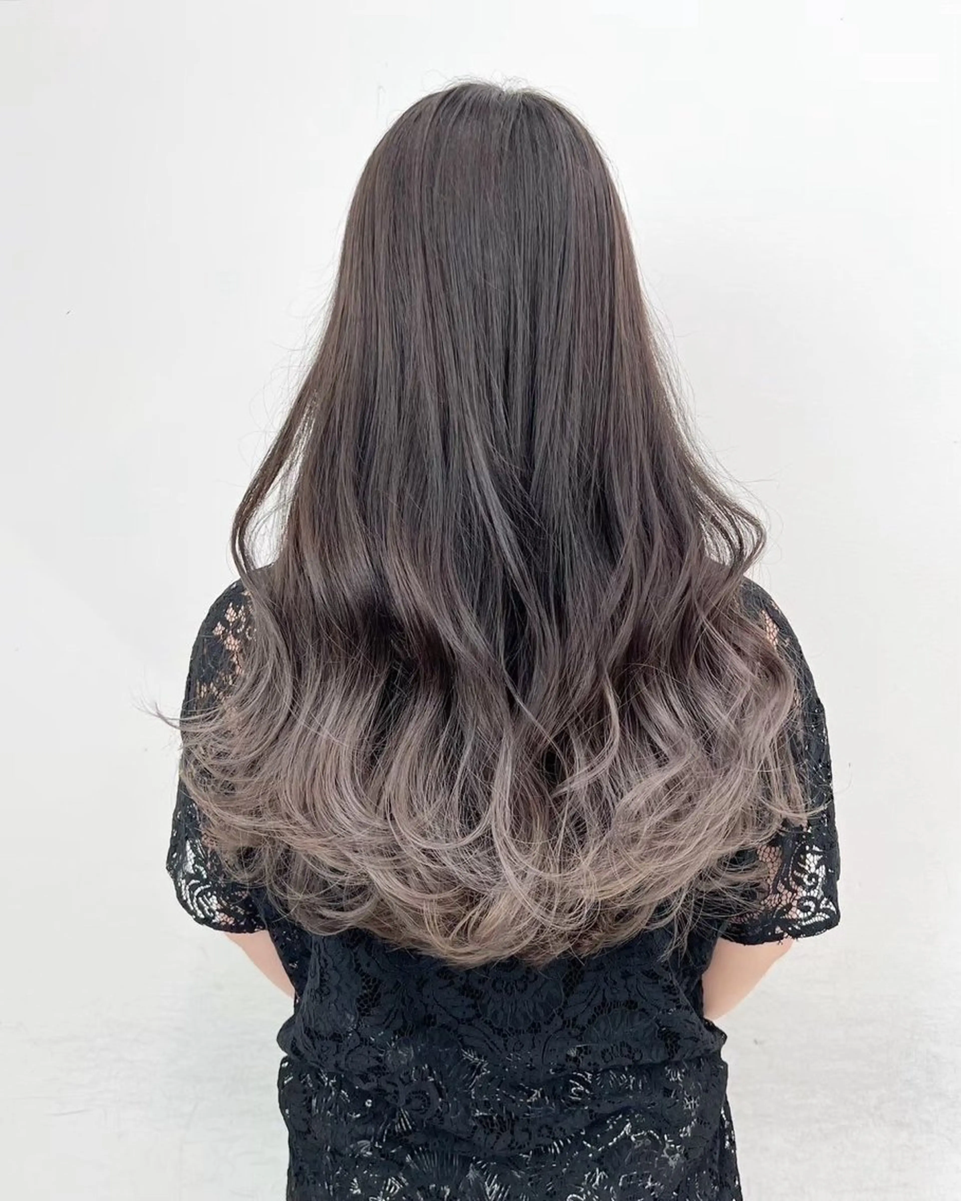 ロング カラー パーマ 縮毛矯正 トリートメント ૭ 艶髪透明感૭ヘア カラーＡＭＩ🫧のヘアスタイル