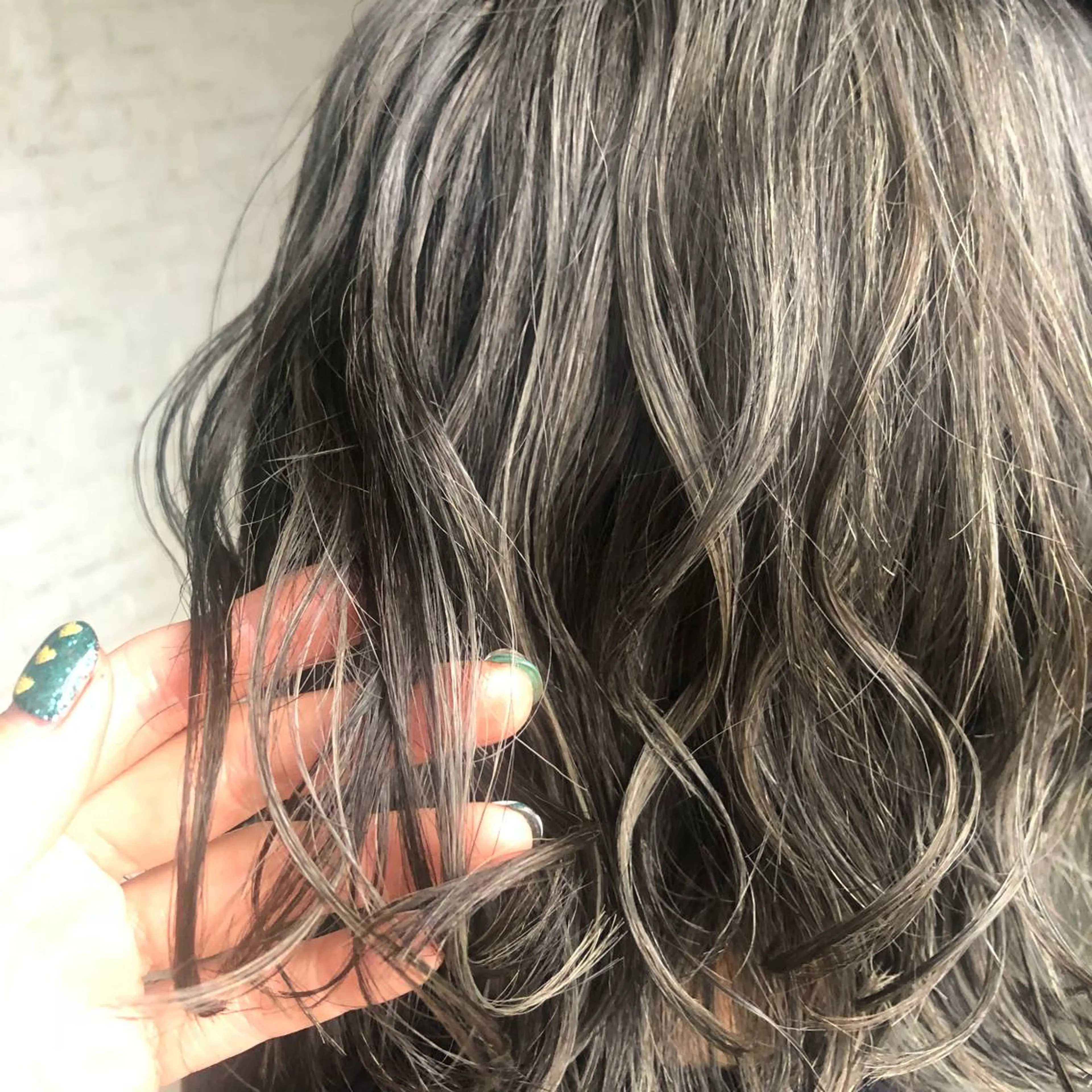 ミディアム ハイライト 推しカラー🌙 RIHOのヘアスタイル
