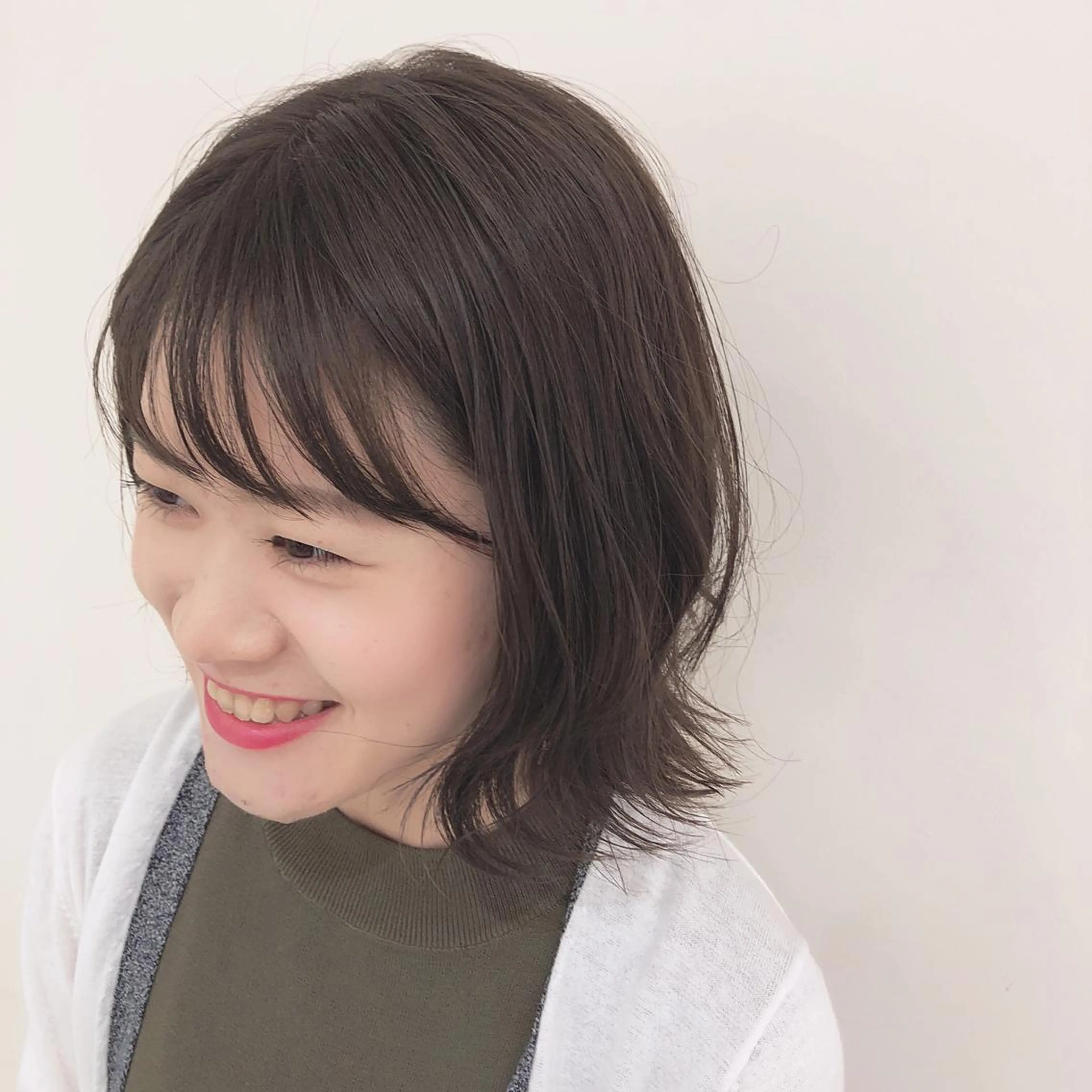 カラー 野村 さなみ✨ぱっつんボブのヘアスタイル